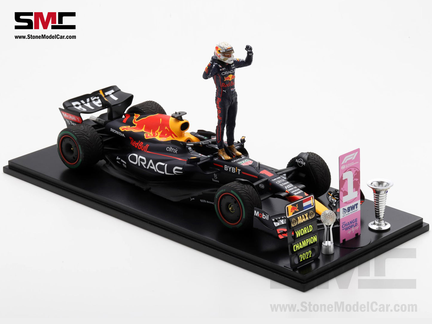 [Pre-Order] Red Bull F1 RB18 #1 Max Verstappen Winner Japan GP 2022 World Champion Spark 1:18 Figure Special