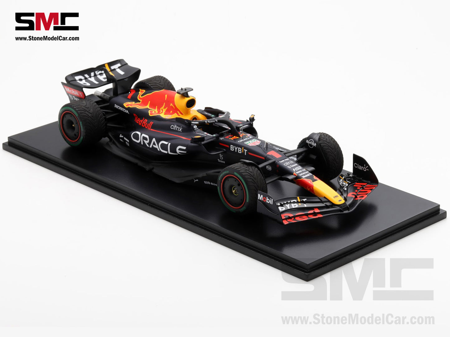 [Pre-Order] Red Bull F1 RB18 #1 Max Verstappen Winner Japan GP 2022 World Champion Spark 1:18 Figure Special