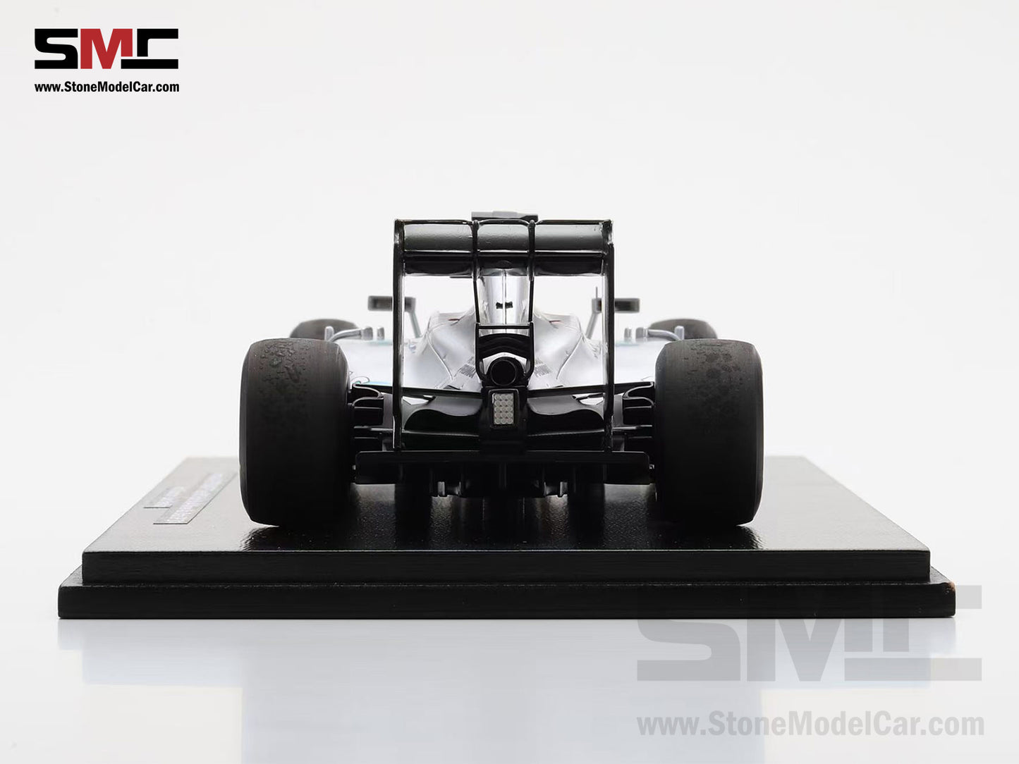 [Pre-Order] 2014 2x World Champion Mercedes F1 W05 #44 Lewis Hamilton Abu Dhabi GP 1:18 Spark with Figure