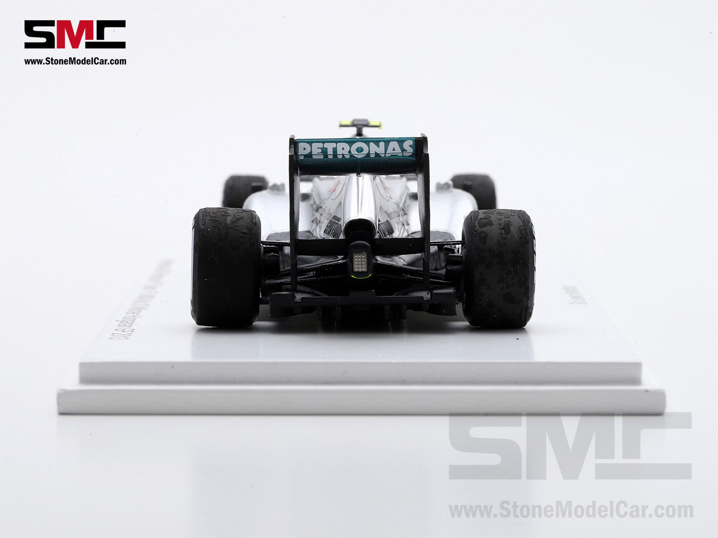 [Pre-Order] 2013 F1 W04 #10 Lewis Hamilton Hungary GP 1st Win with Mercedes 1:43 Spark Special Figure Edition