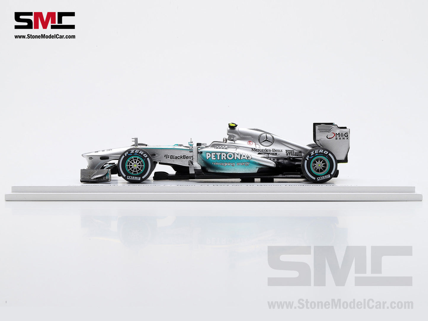 [Pre-Order] 2013 F1 W04 #10 Lewis Hamilton Hungary GP 1st Win with Mercedes 1:43 Spark Special Figure Edition