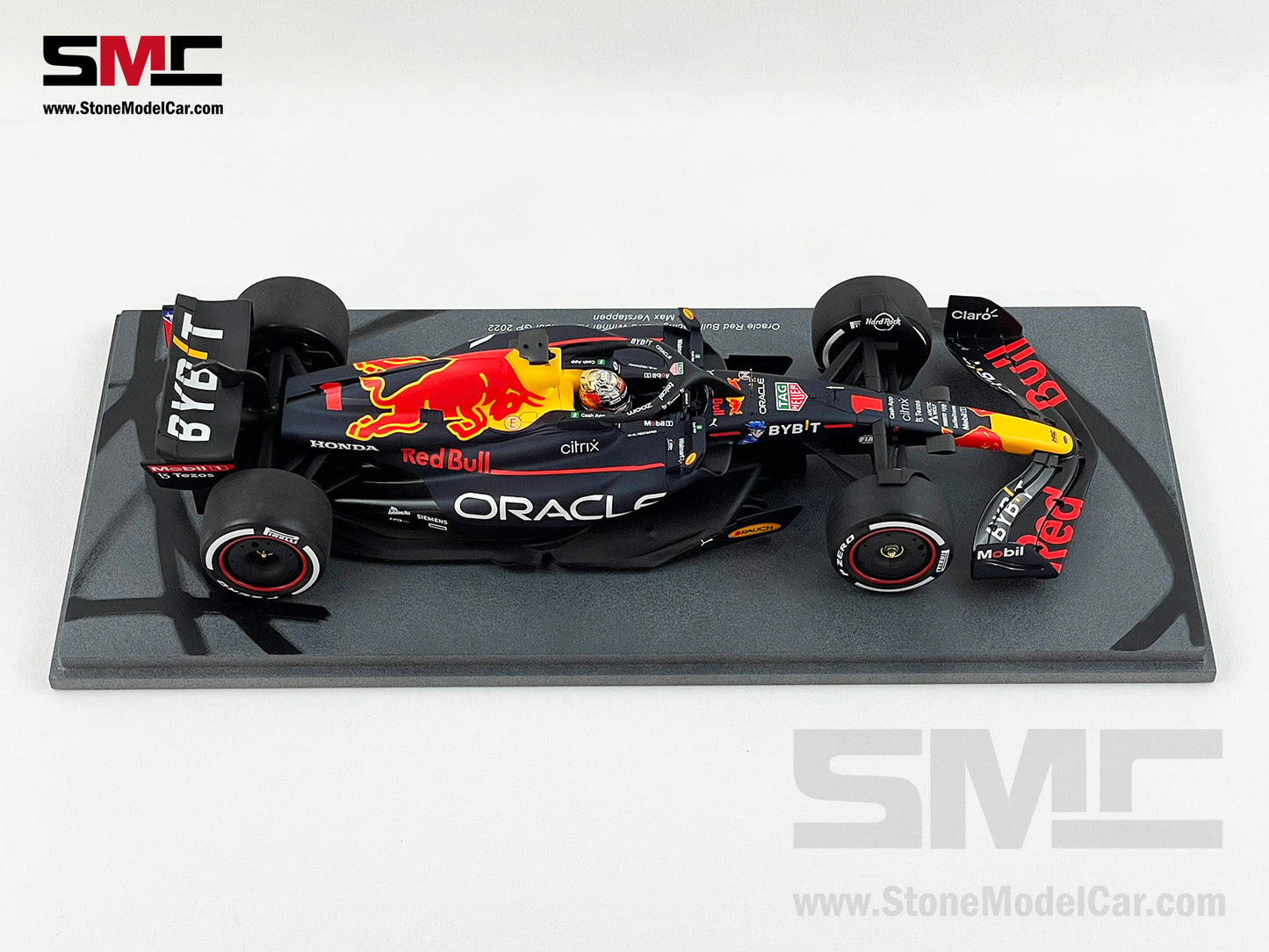 Red Bull F1 RB18 #1 Max Verstappen Abu Dhabi GP 2022 World Champion 1:18 Spark