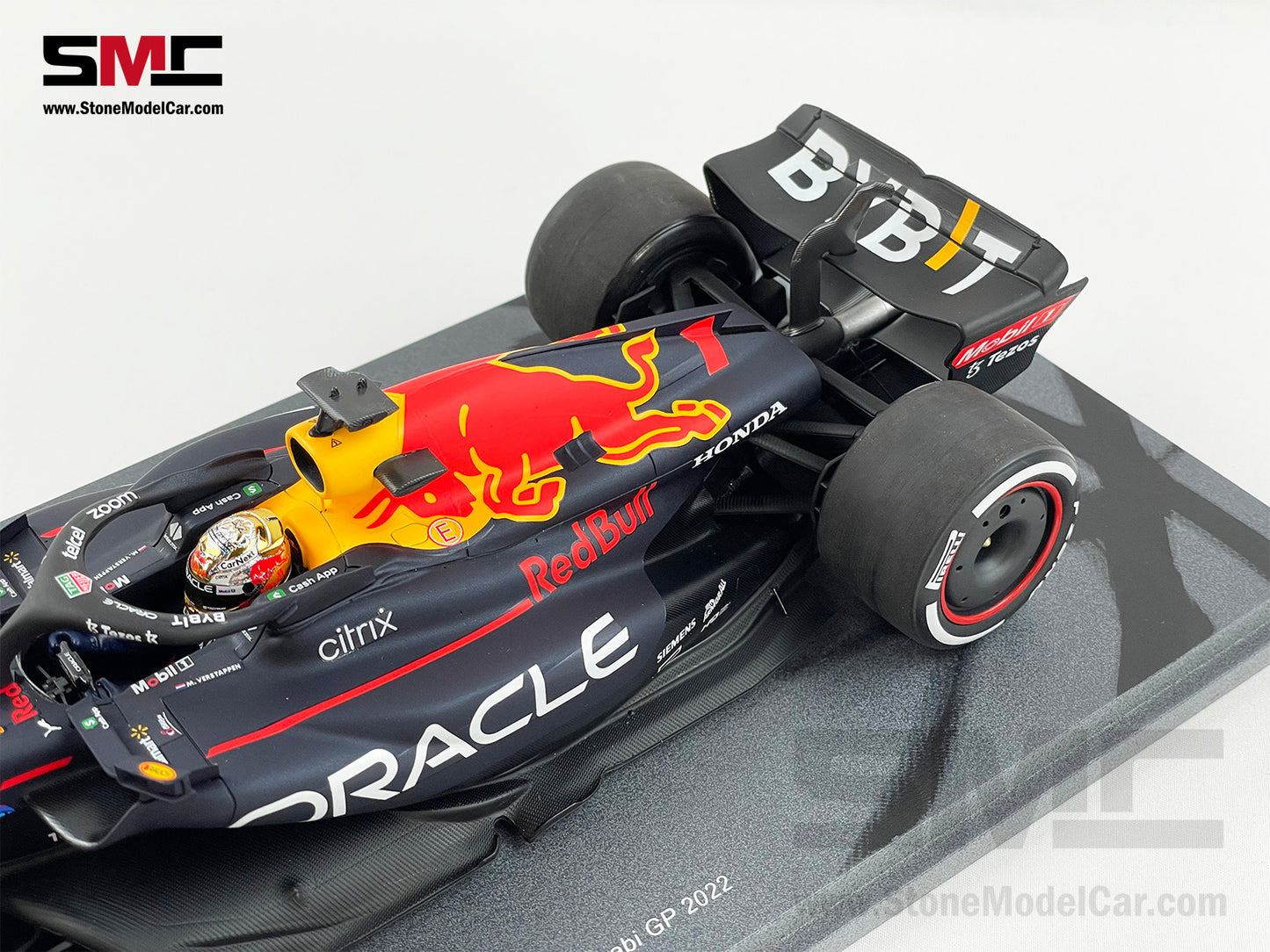 Red Bull F1 RB18 #1 Max Verstappen Abu Dhabi GP 2022 World Champion 1:18 Spark