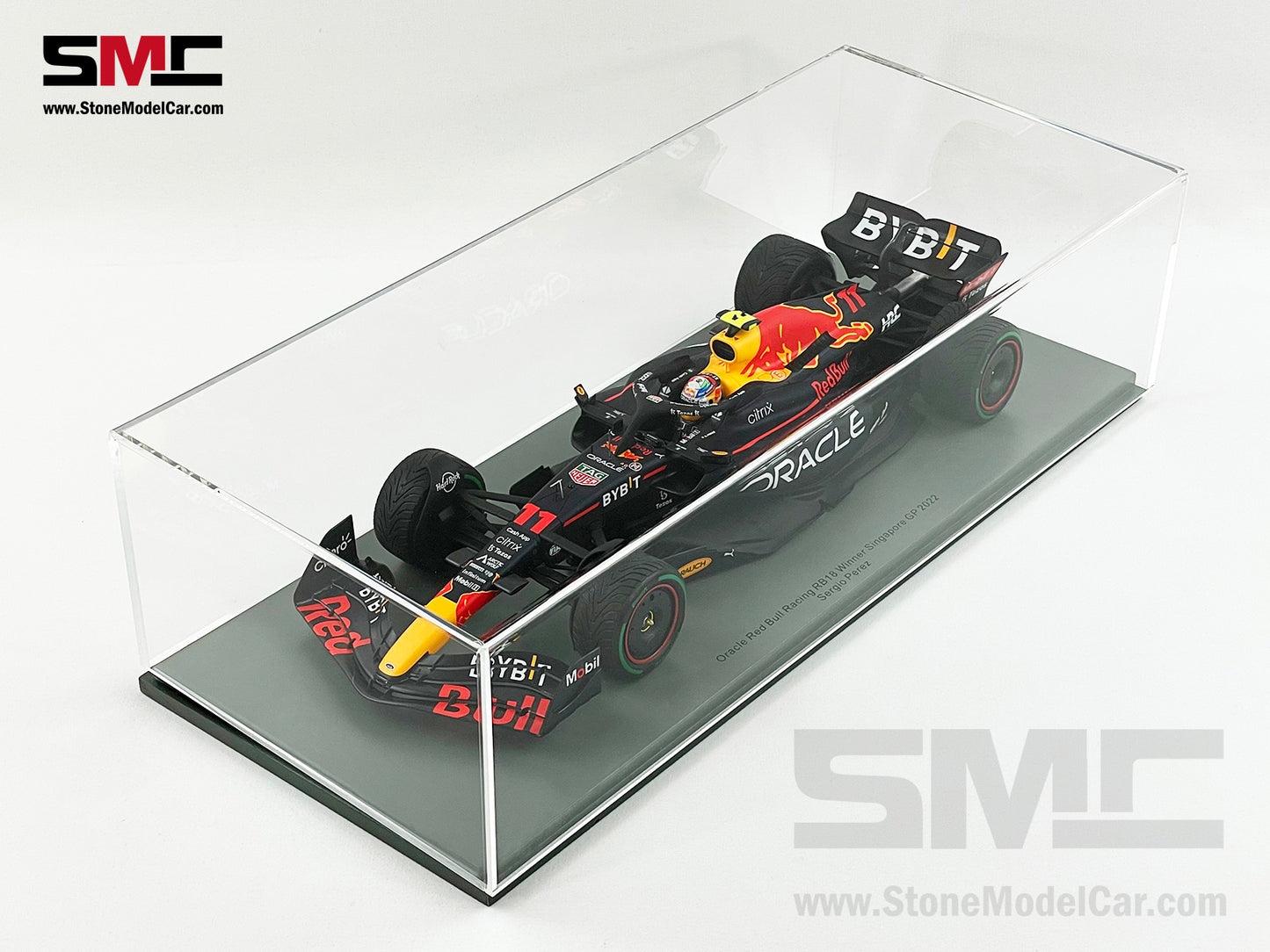 Red Bull F1 RB18 #11 Sergio Perez Singapore Winner 2022 Spark 1:18 Intermediate