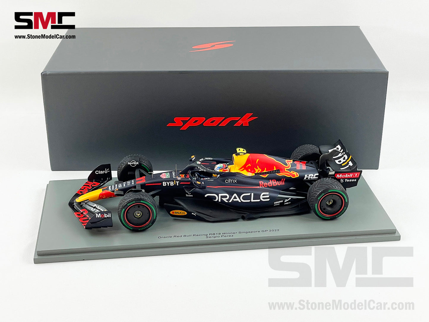 Red Bull F1 RB18 #11 Sergio Perez Singapore Winner 2022 Spark 1:18 Intermediate