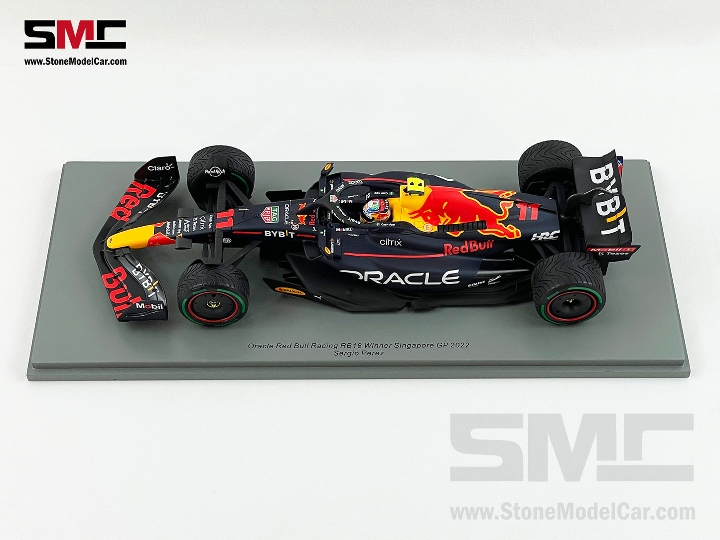 Red Bull F1 RB18 #11 Sergio Perez Singapore Winner 2022 Spark 1:18 Intermediate
