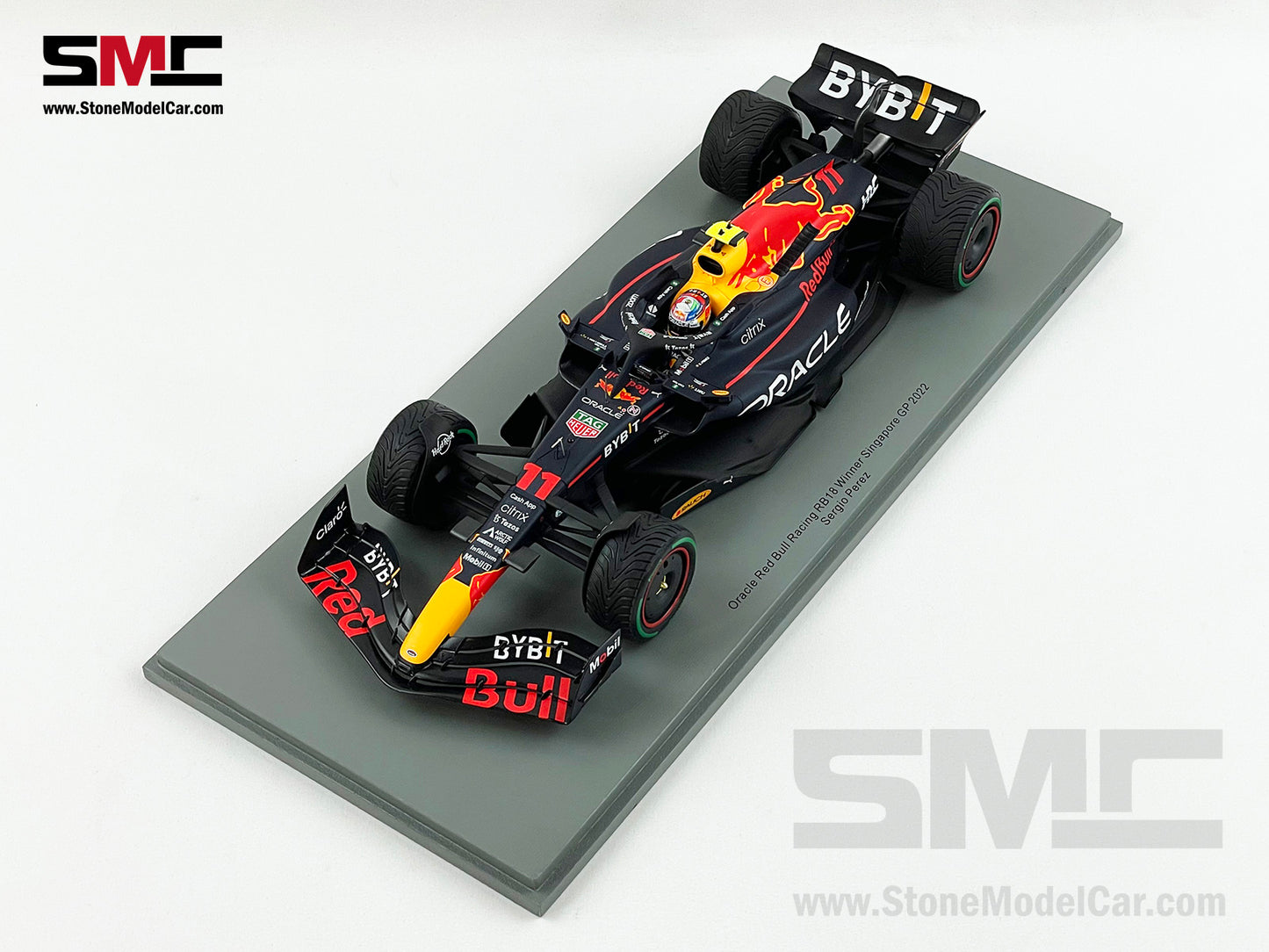 Red Bull F1 RB18 #11 Sergio Perez Singapore Winner 2022 Spark 1:18 Intermediate