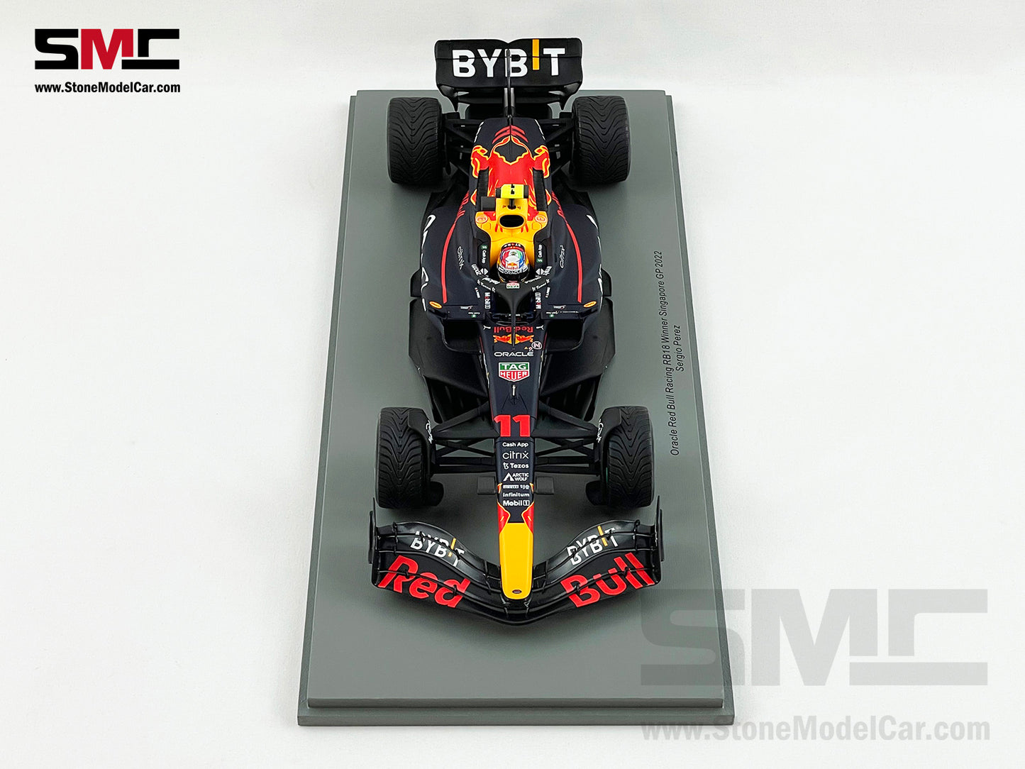 Red Bull F1 RB18 #11 Sergio Perez Singapore Winner 2022 Spark 1:18 Intermediate