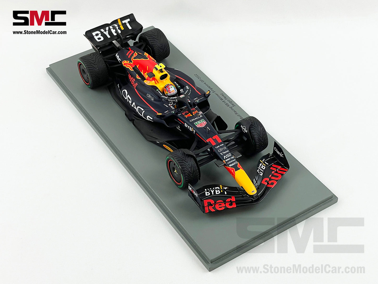 Red Bull F1 RB18 #11 Sergio Perez Singapore Winner 2022 Spark 1:18 Intermediate