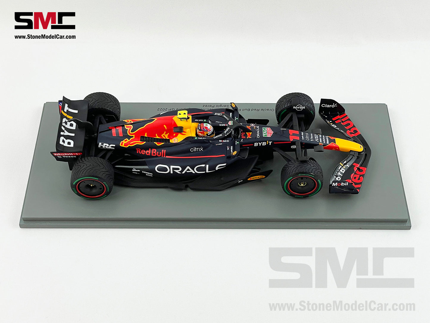 Red Bull F1 RB18 #11 Sergio Perez Singapore Winner 2022 Spark 1:18 Intermediate