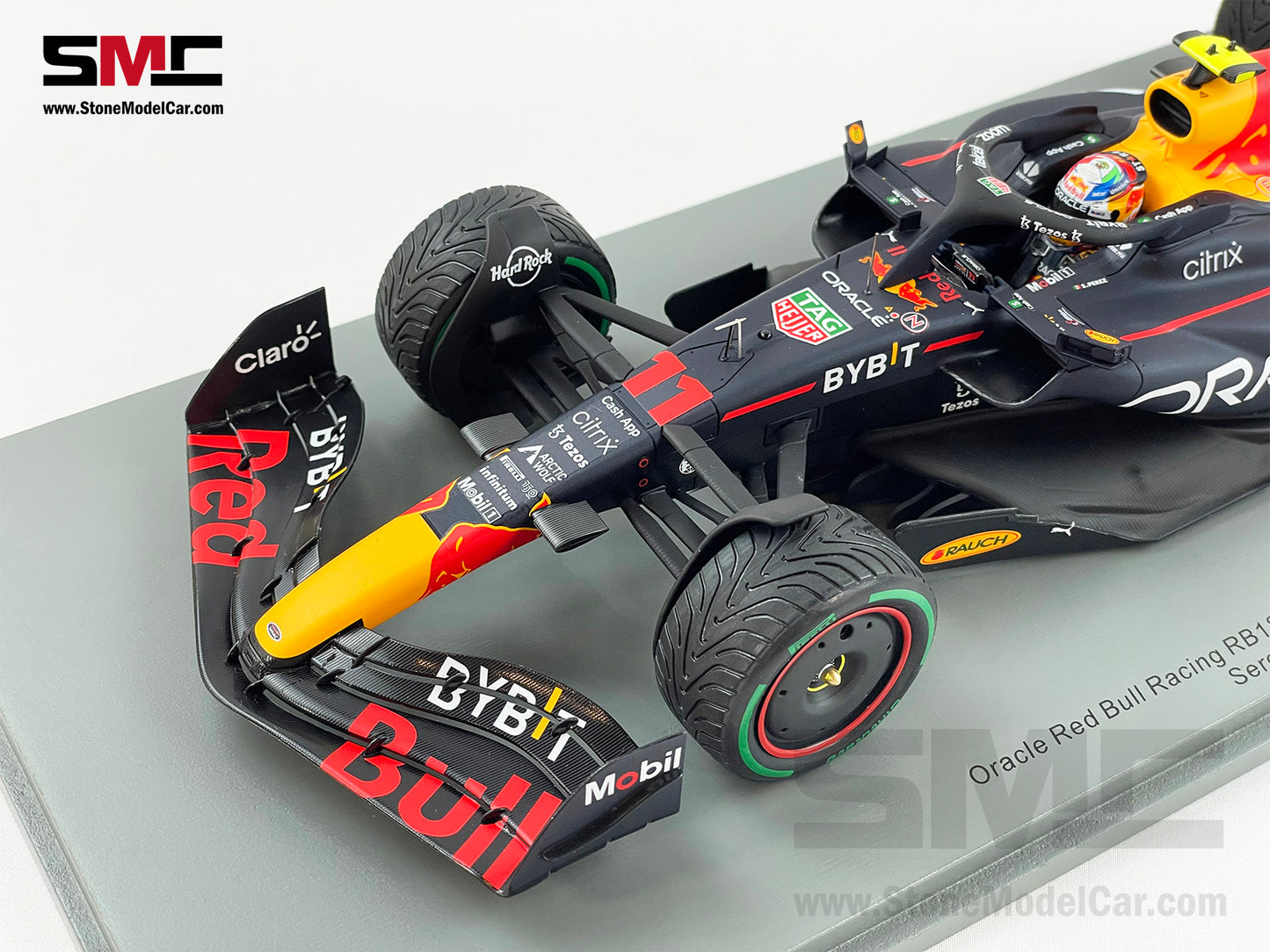 Red Bull F1 RB18 #11 Sergio Perez Singapore Winner 2022 Spark 1:18 Intermediate