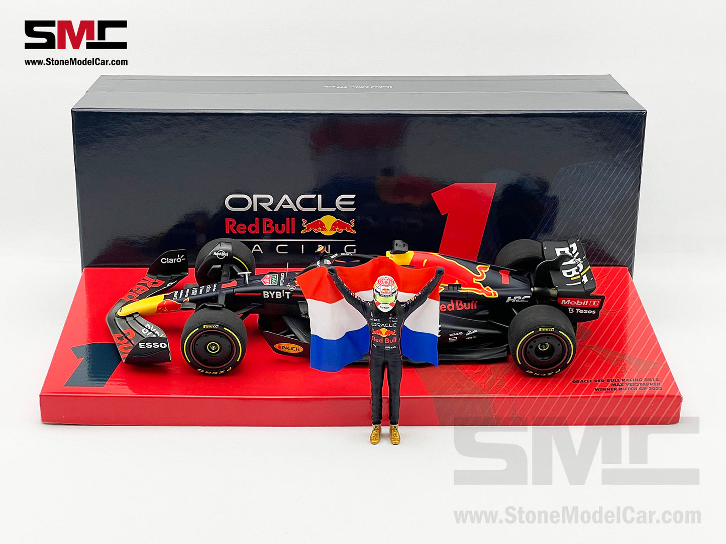 #1 Max Verstappen 2022 World Champion Red Bull F1 RB18 Dutch GP 1:18 MINICHAMPS with Figure