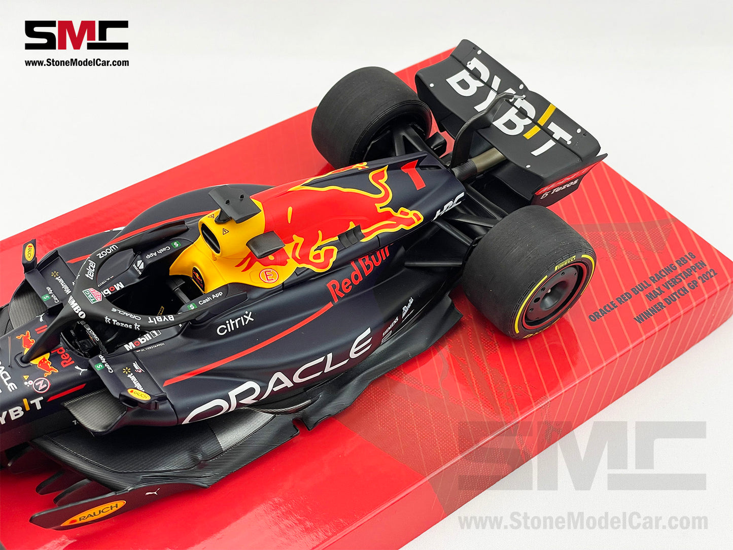 #1 Max Verstappen 2022 World Champion Red Bull F1 RB18 Dutch GP 1:18 MINICHAMPS with Figure