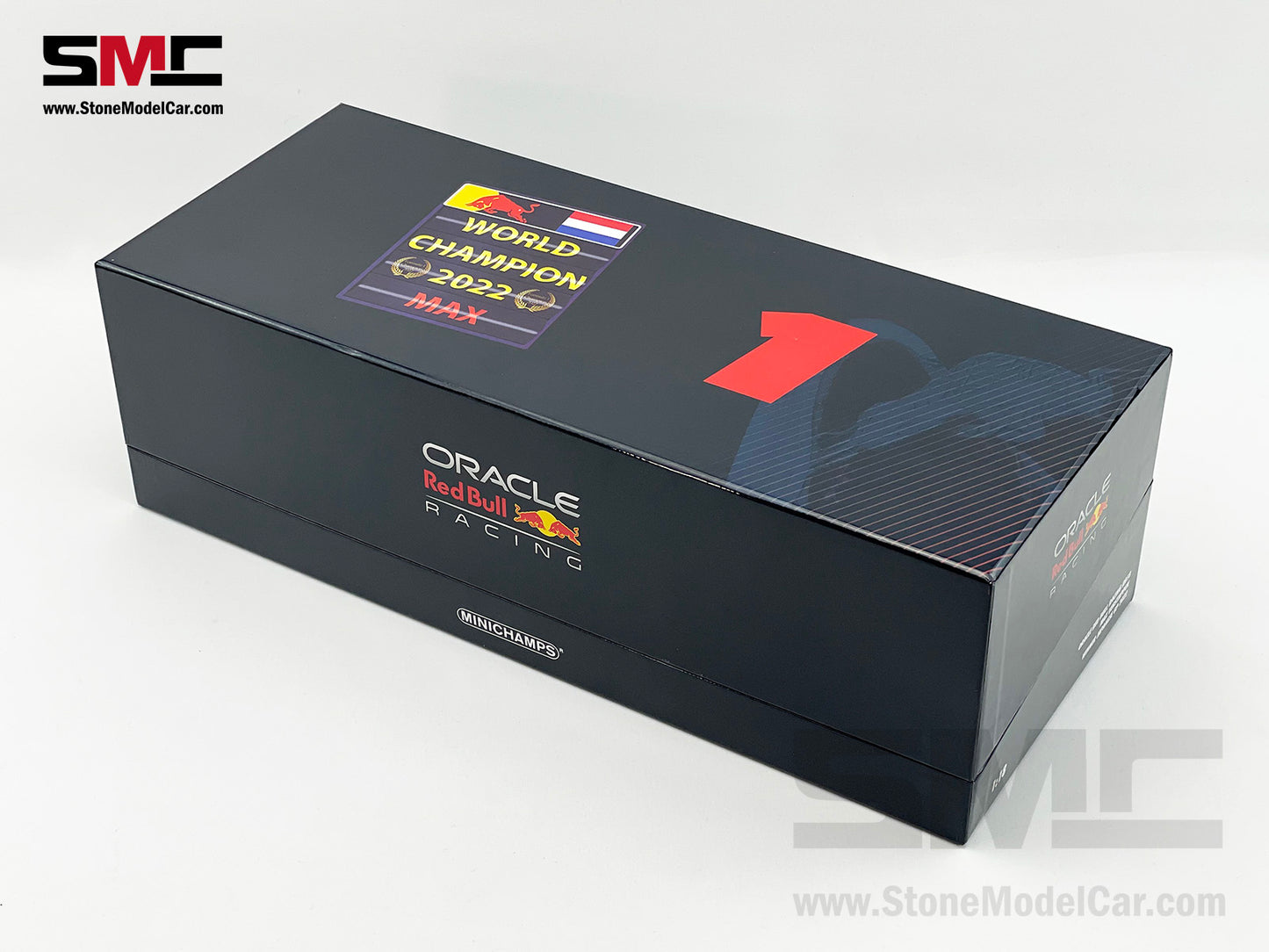 #1 Max Verstappen 2022 World Champion Red Bull F1 RB18 Japan GP 1:18 MINICHAMPS Gift Box