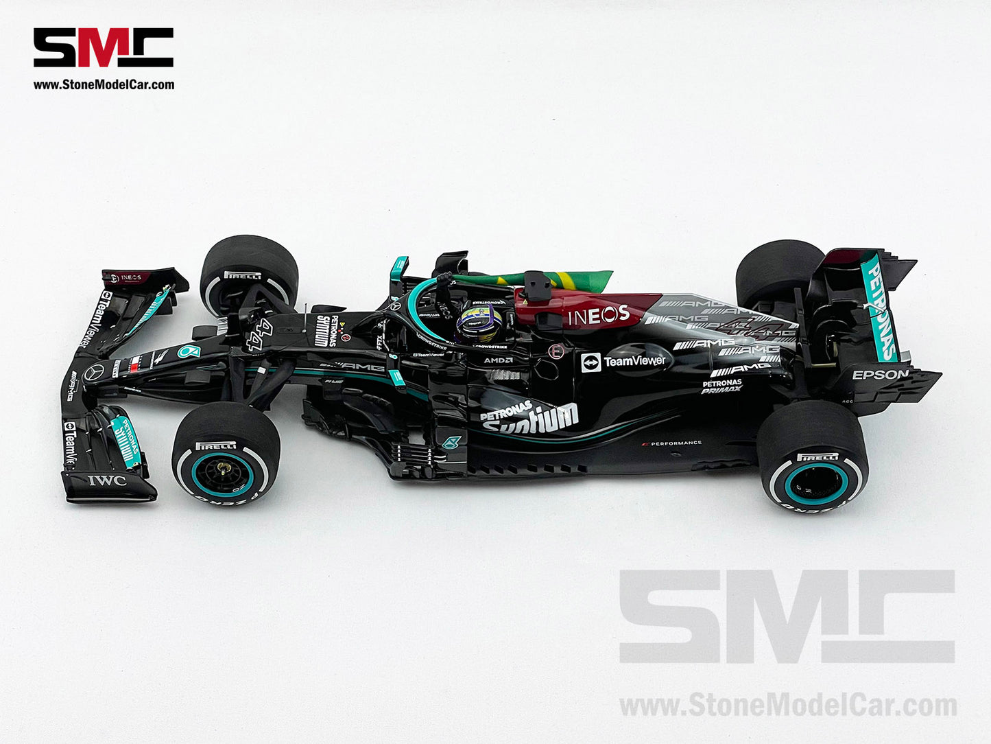 Mercedes AMG F1 W12 #44 Lewis Hamilton Brazil GP 2021 with Flag 1:18 Minichamps