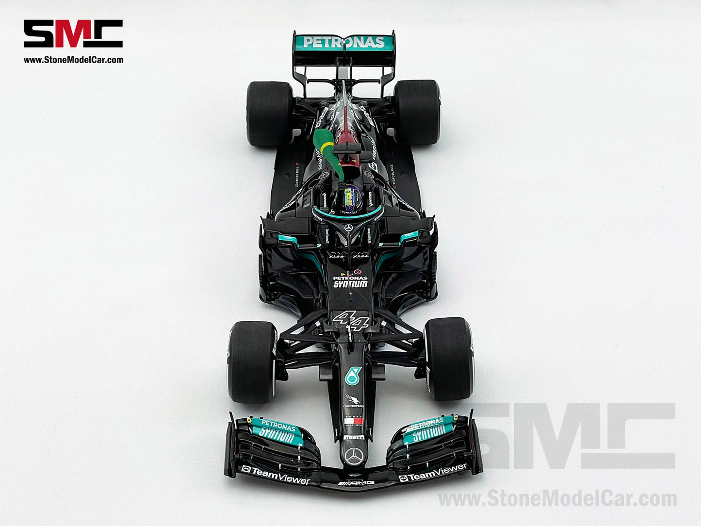 Mercedes AMG F1 W12 #44 Lewis Hamilton Brazil GP 2021 with Flag 1:18 Minichamps