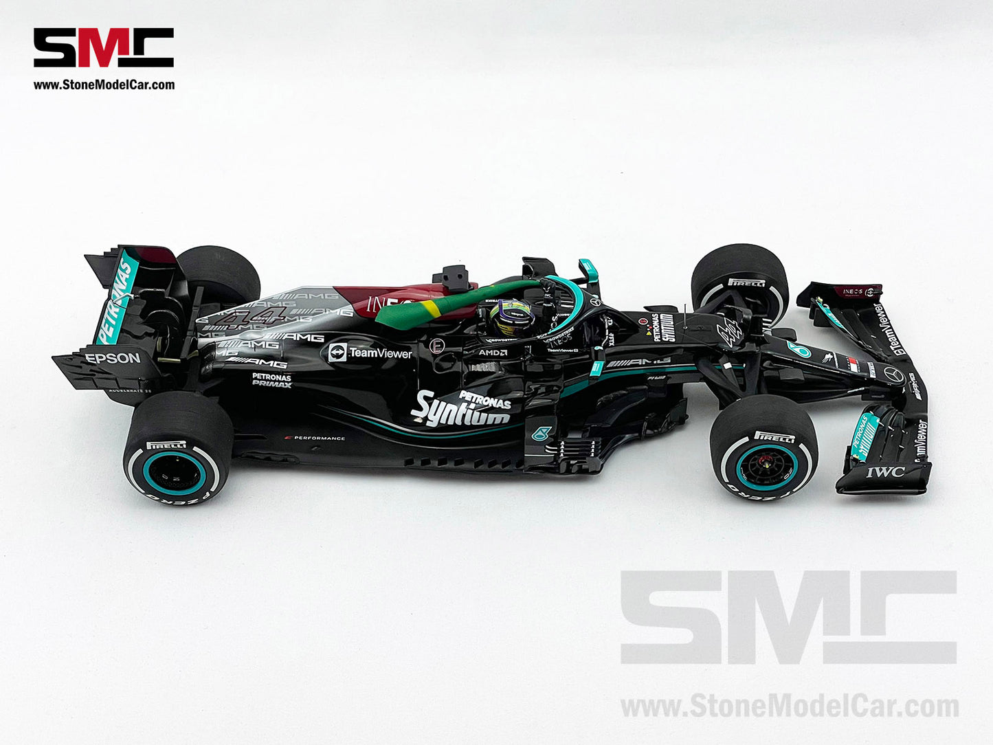 Mercedes AMG F1 W12 #44 Lewis Hamilton Brazil GP 2021 with Flag 1:18 Minichamps