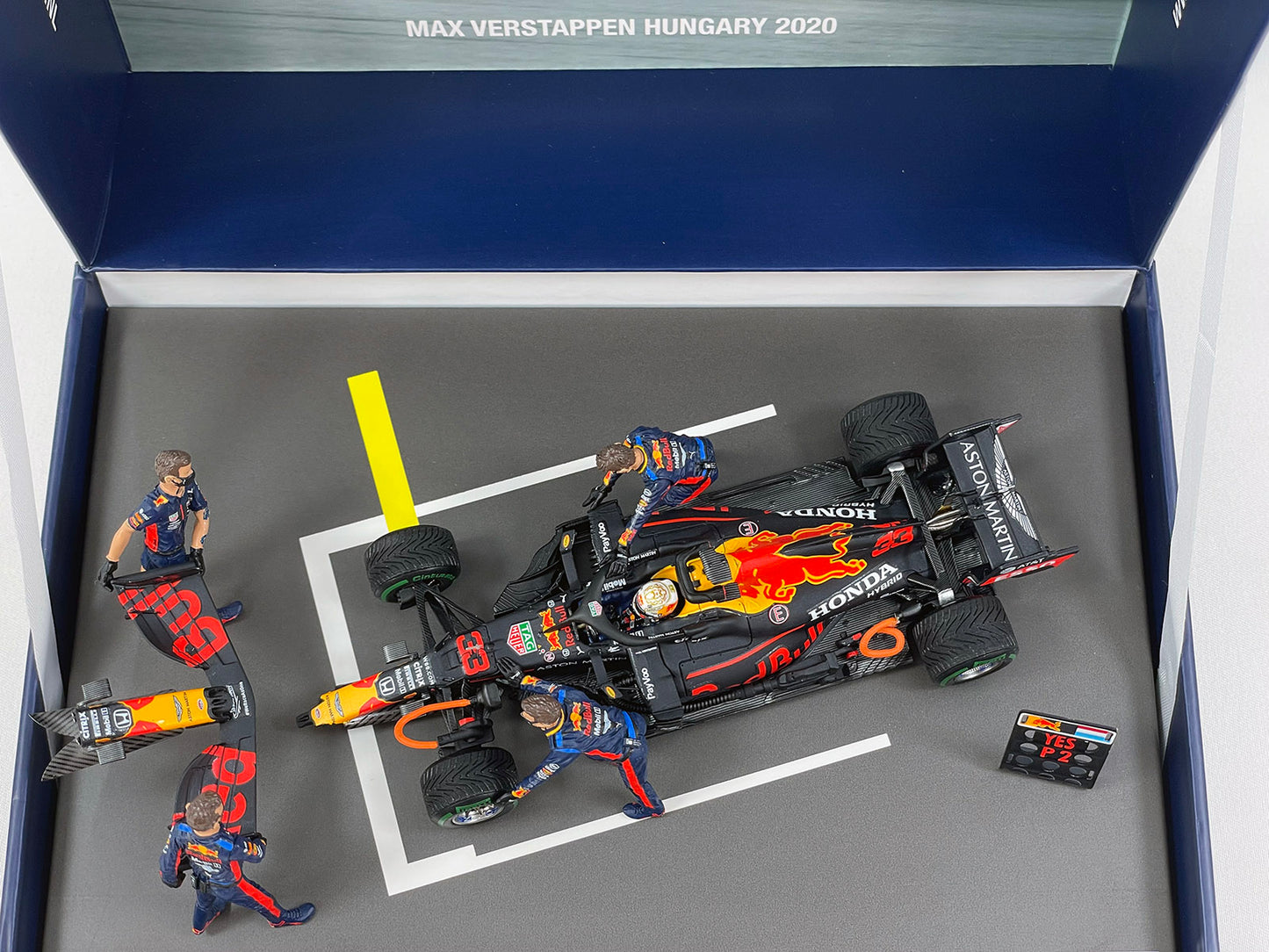 Red Bull F1 RB16 #33 Max Verstappen Hungary GP 2020 P2 1:43 Spark with Figure