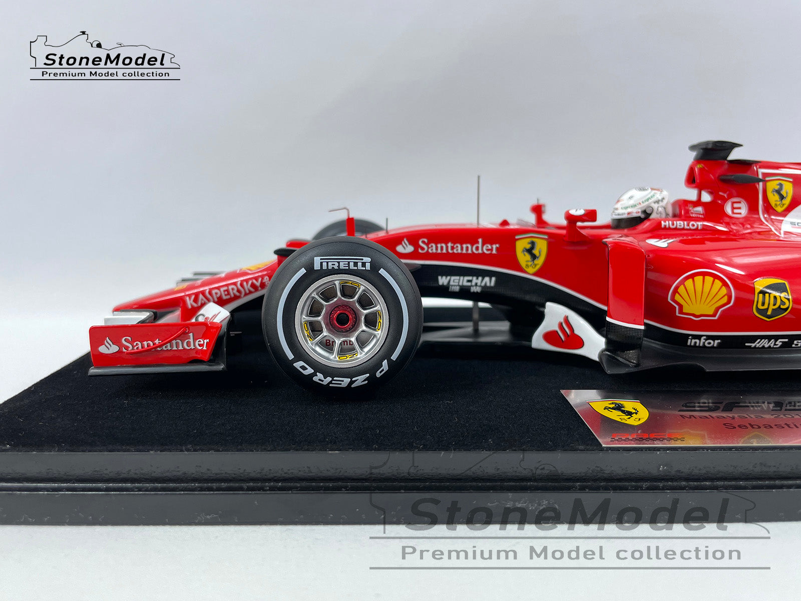 Ferrari F1 SF15-T Sebastian Vettel Malaysia 2015 Winner 1:18 LS18F101  LookSmart