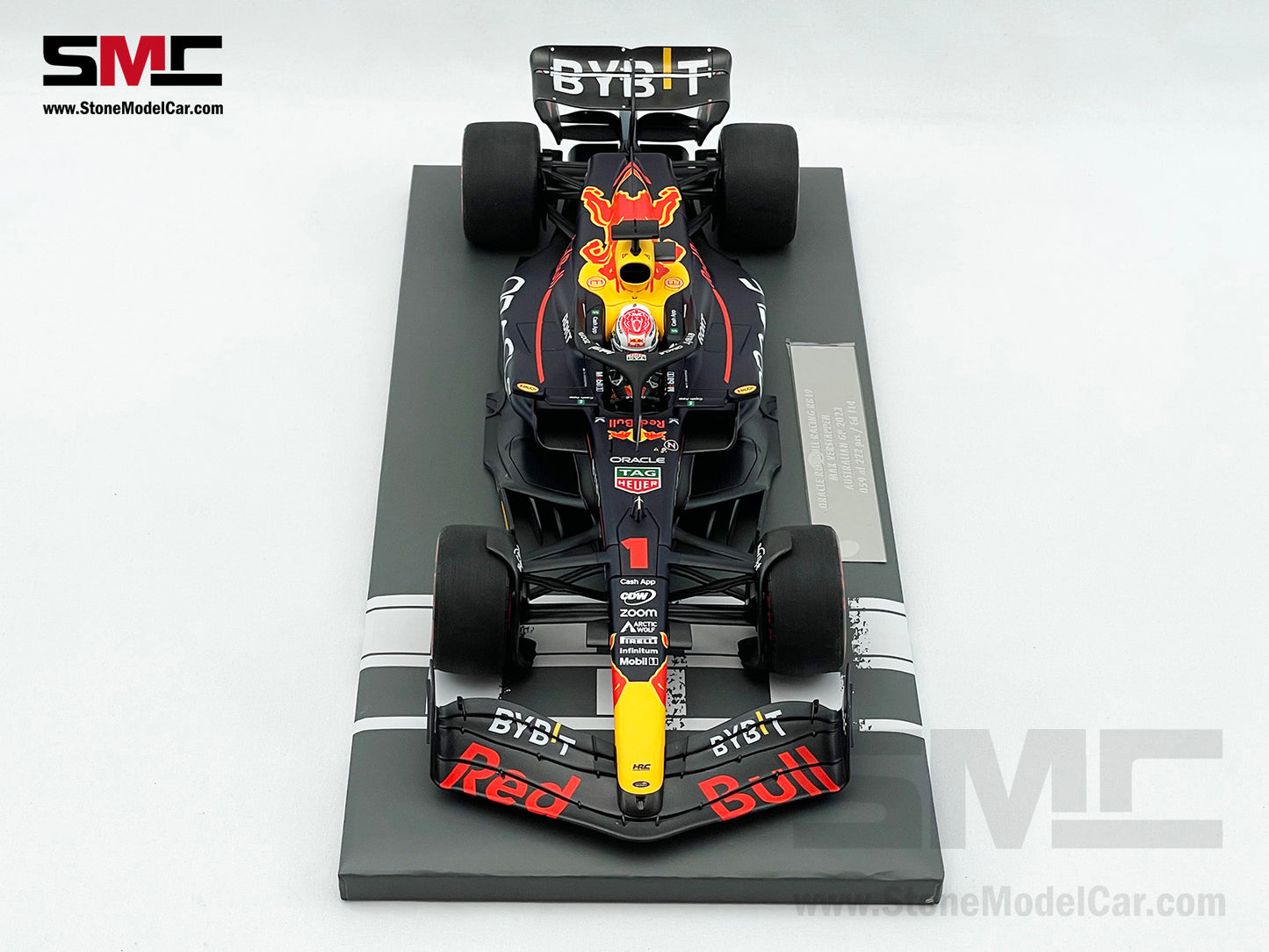 Red Bull F1 RB19 #1 Max Verstappen Australia GP 2023 World Champion 1:18 MINICHAMPS