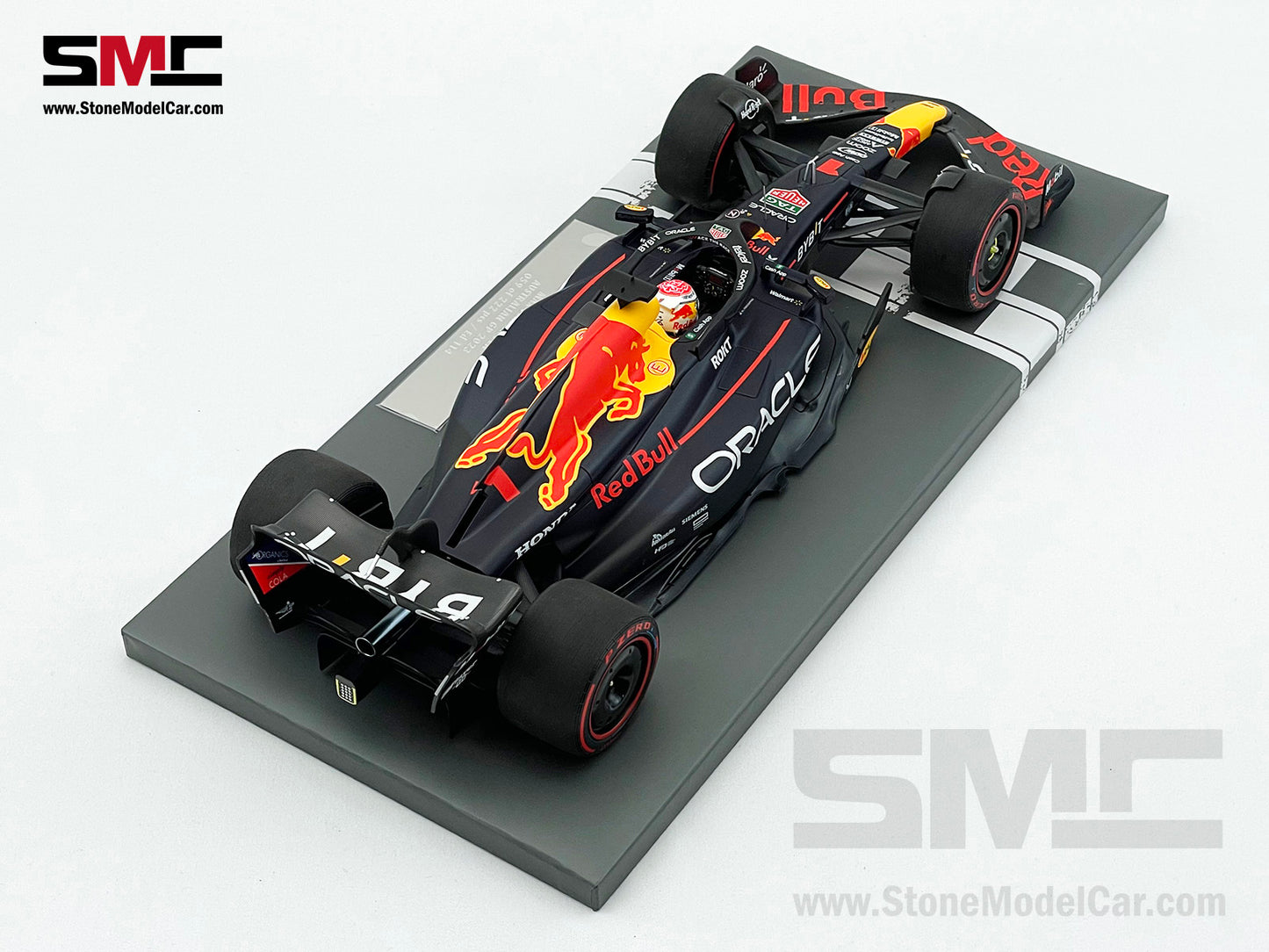 Red Bull F1 RB19 #1 Max Verstappen Australia GP 2023 World Champion 1:18 MINICHAMPS