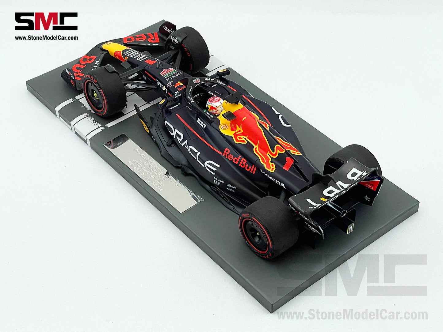 Red Bull F1 RB19 #1 Max Verstappen Australia GP 2023 World Champion 1:18 MINICHAMPS