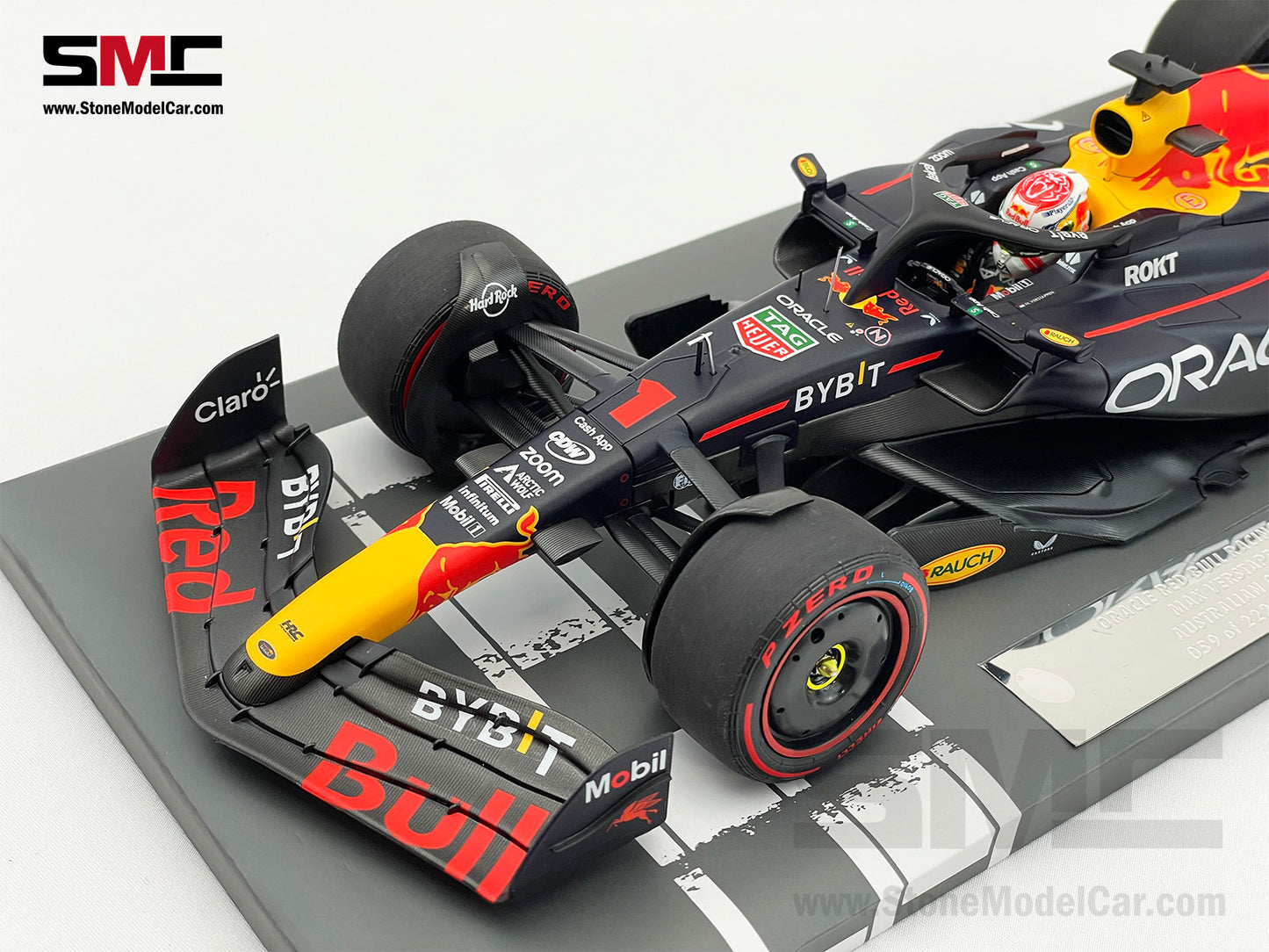 Red Bull F1 RB19 #1 Max Verstappen Australia GP 2023 World Champion 1:18 MINICHAMPS