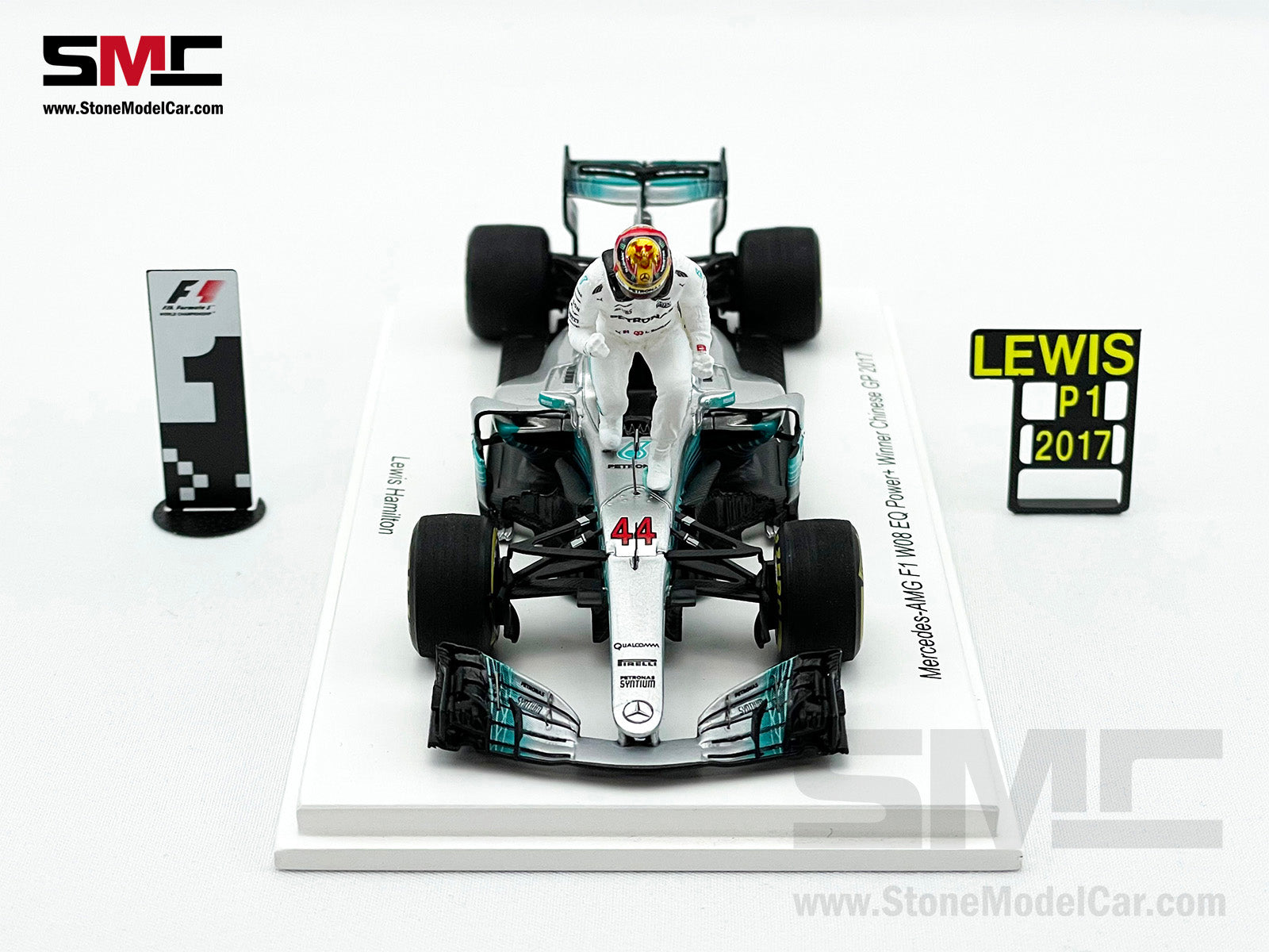 Mercedes F1 W08 #44 Lewis Hamilton Chinese GP 2017 4x World Champion 1:43  Spark with Figure