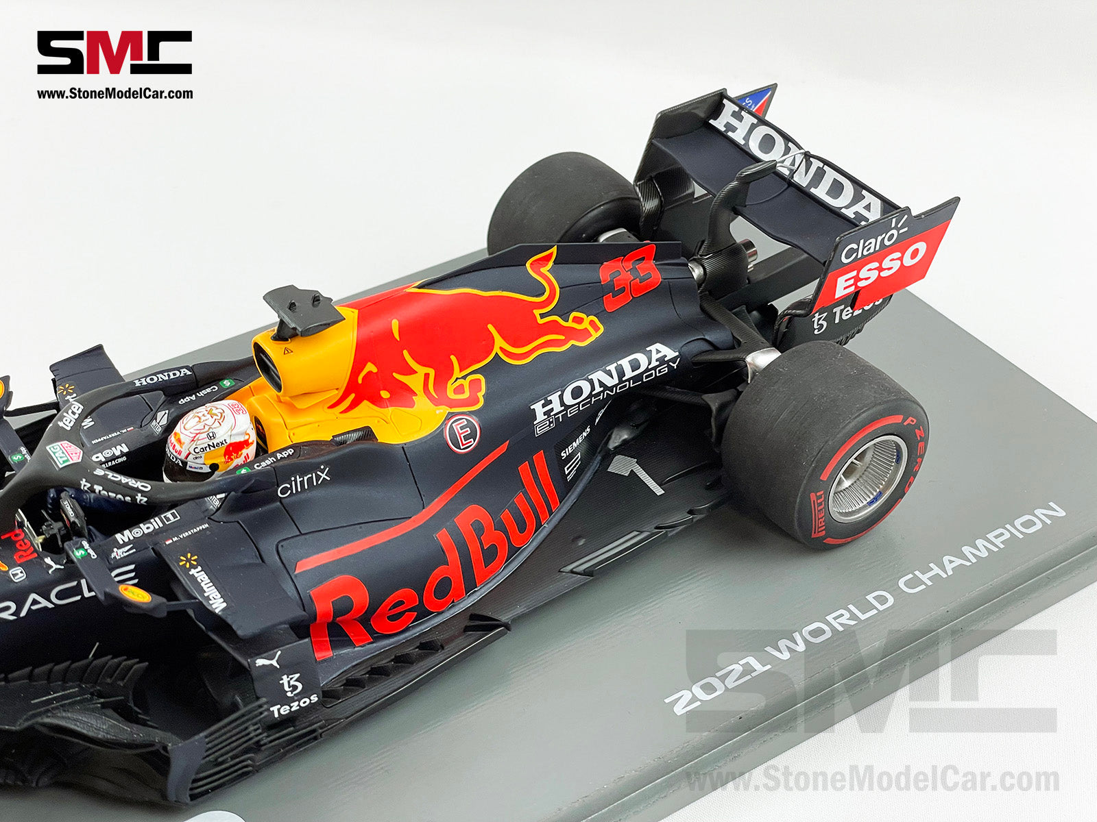 2021 F1 World Champion #33 Max Verstappen Red Bull RB16B Abu Dhabi GP 1:18  Spark with Trophies