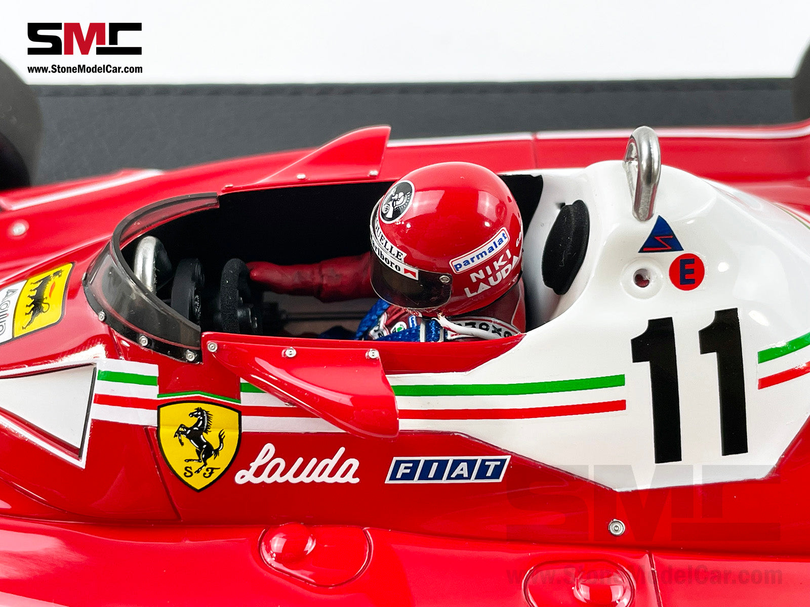 Ferrari F1 312 T2 11 Niki Lauda 1977 World Champion with Driver 1:18 G –  Stone Model