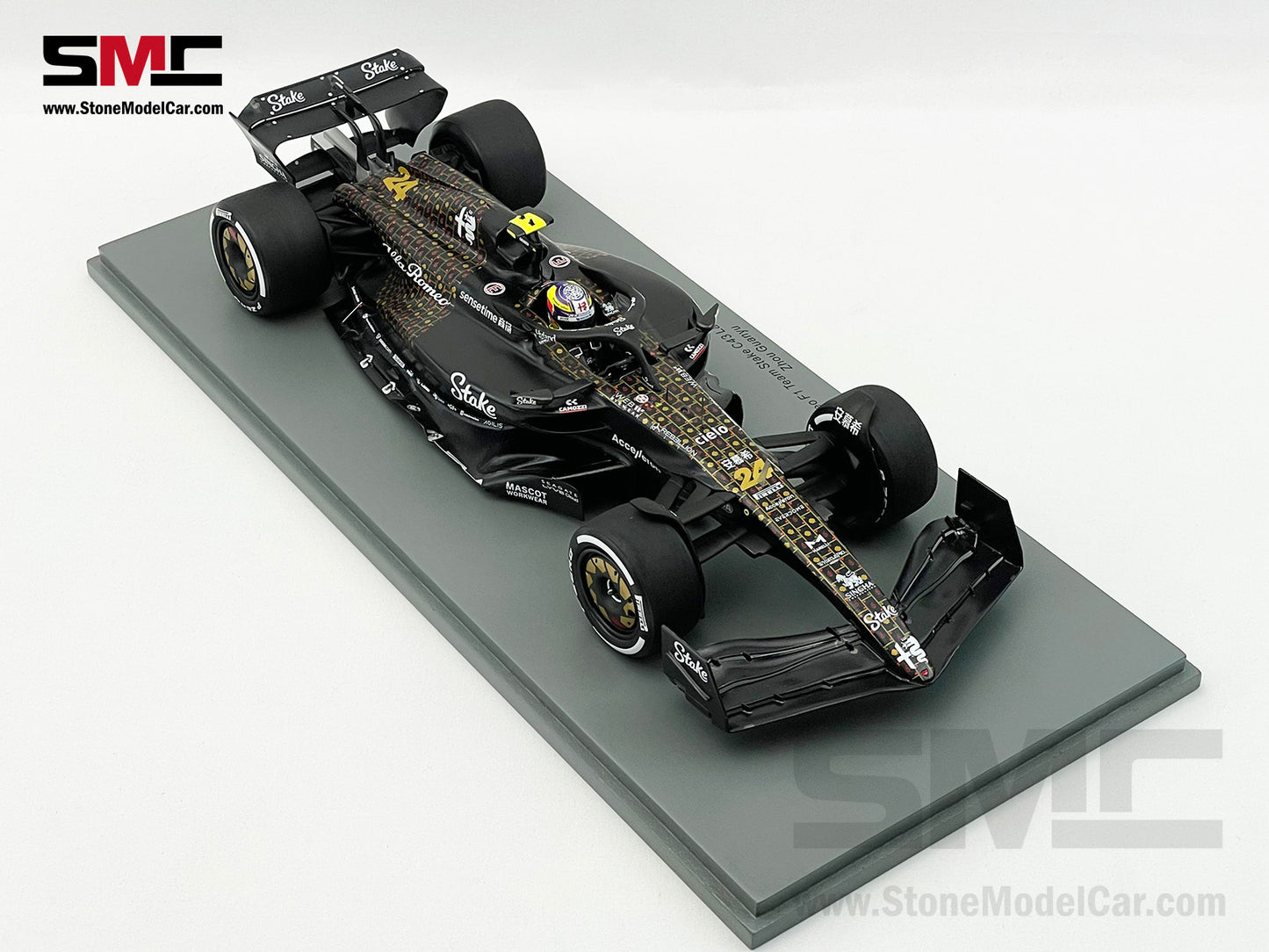 Alfa Romeo Sauber F1 C43 #24 Zhou Guanyu Las Vegas GP 2023 Spark 1:18 18S974