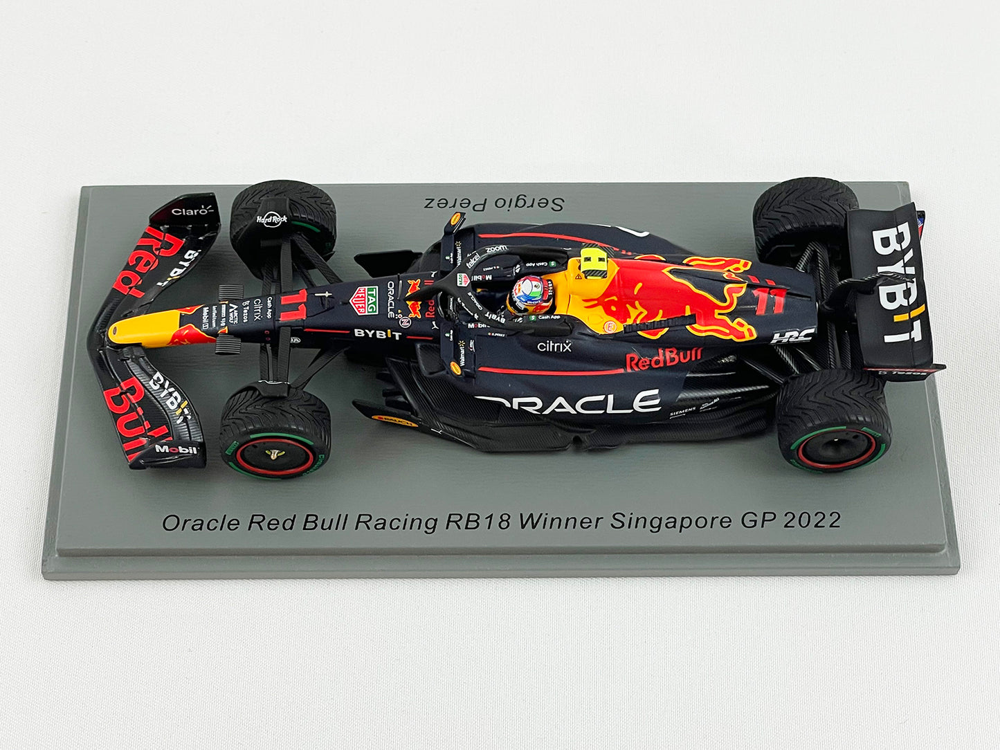 Red Bull F1 RB18 #11 Sergio Perez Singapore Winner 2022 Spark 1:43 Intermediate Tires