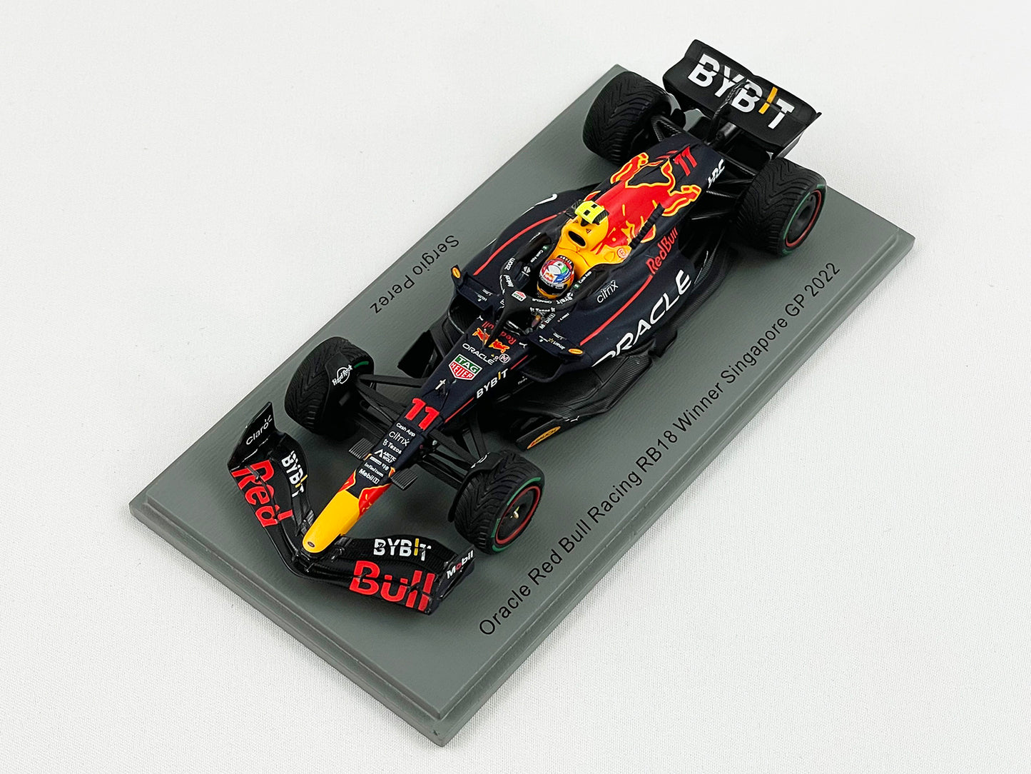 Red Bull F1 RB18 #11 Sergio Perez Singapore Winner 2022 Spark 1:43 Intermediate Tires