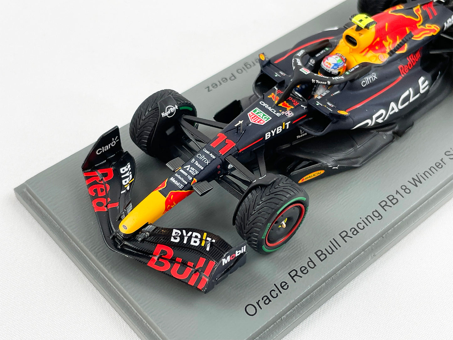 Red Bull F1 RB18 #11 Sergio Perez Singapore Winner 2022 Spark 1:43 Intermediate Tires
