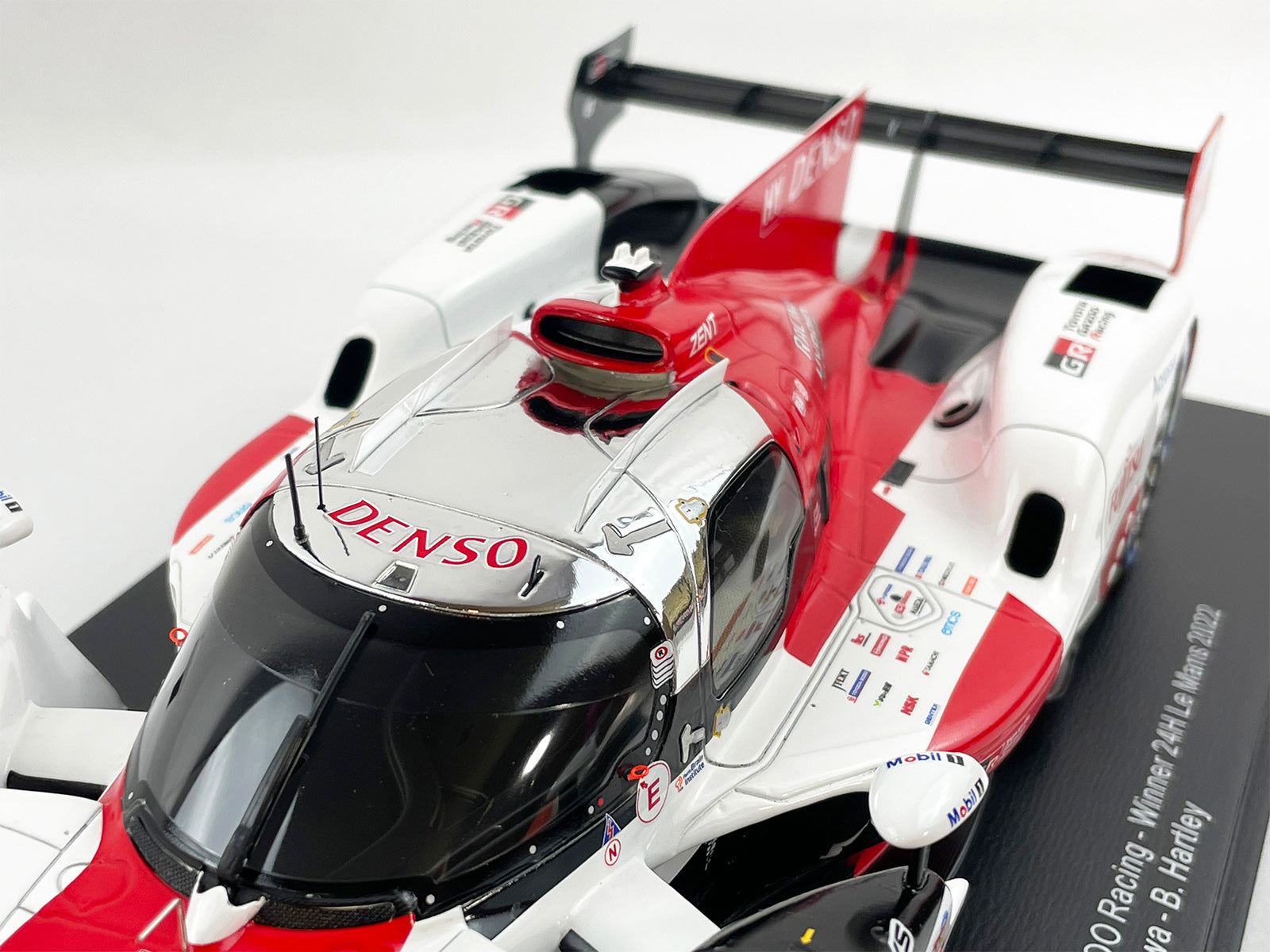 24h Le Mans 2022 Winner Toyota Gazoo Racing #8 GR010 Hybrid 1:18 Spark  18LM22