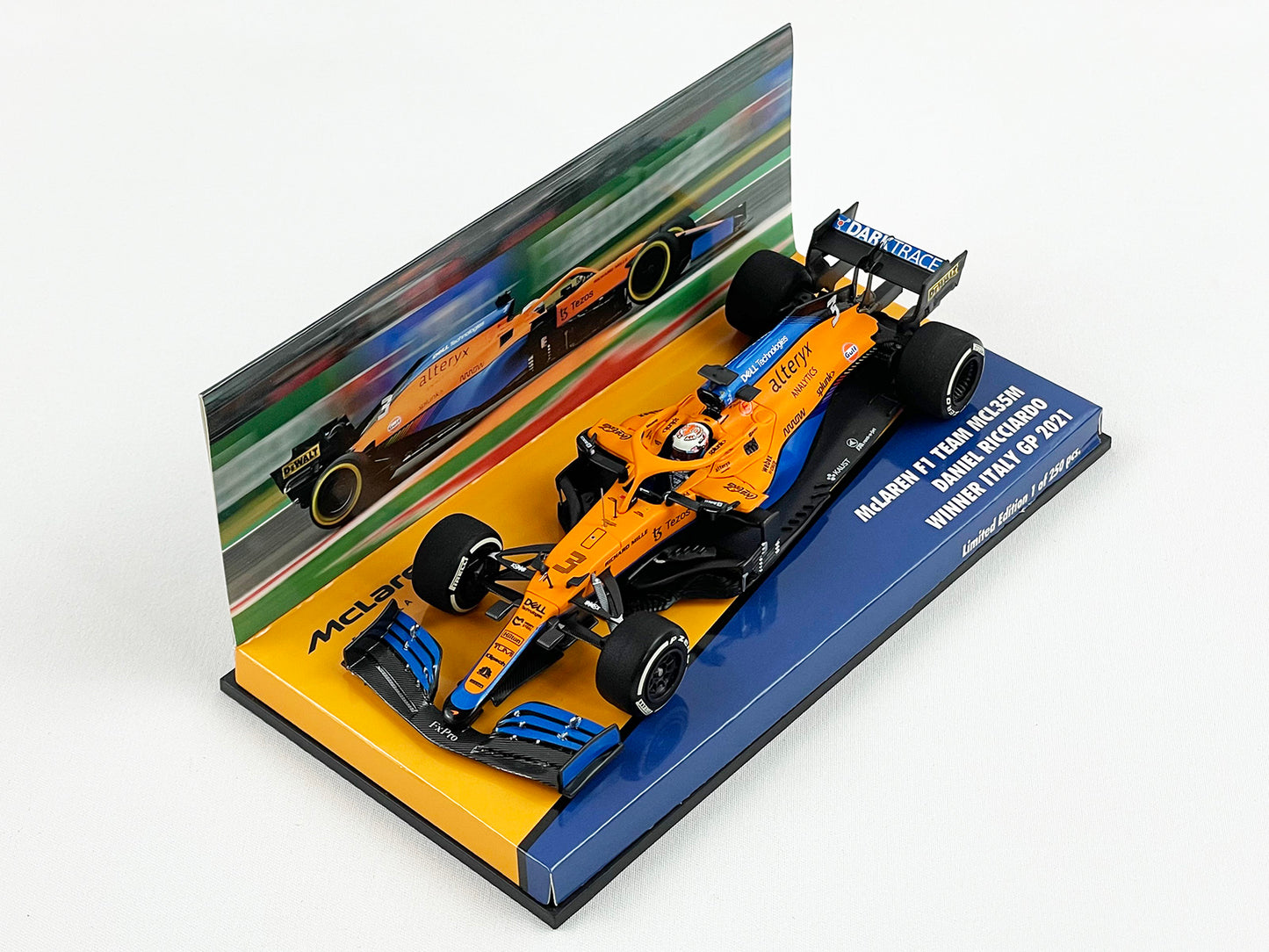 2021 Mclaren F1 MCL35M Daniel Ricciardo Italy GP Winner 1:43 MINICHAMPS + VELO Decal