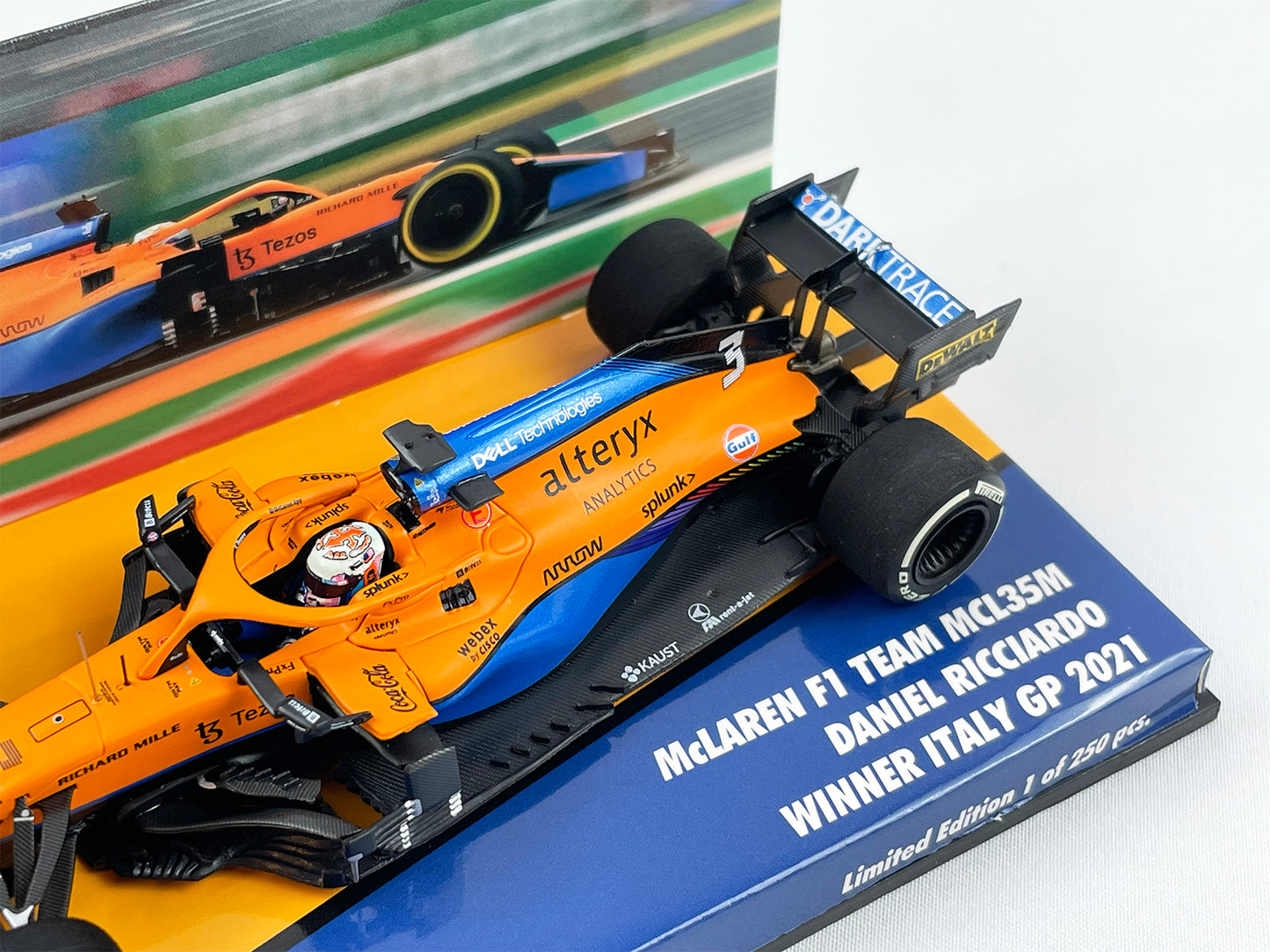 2021 Mclaren F1 MCL35M Daniel Ricciardo Italy GP Winner 1:43 MINICHAMPS + VELO Decal