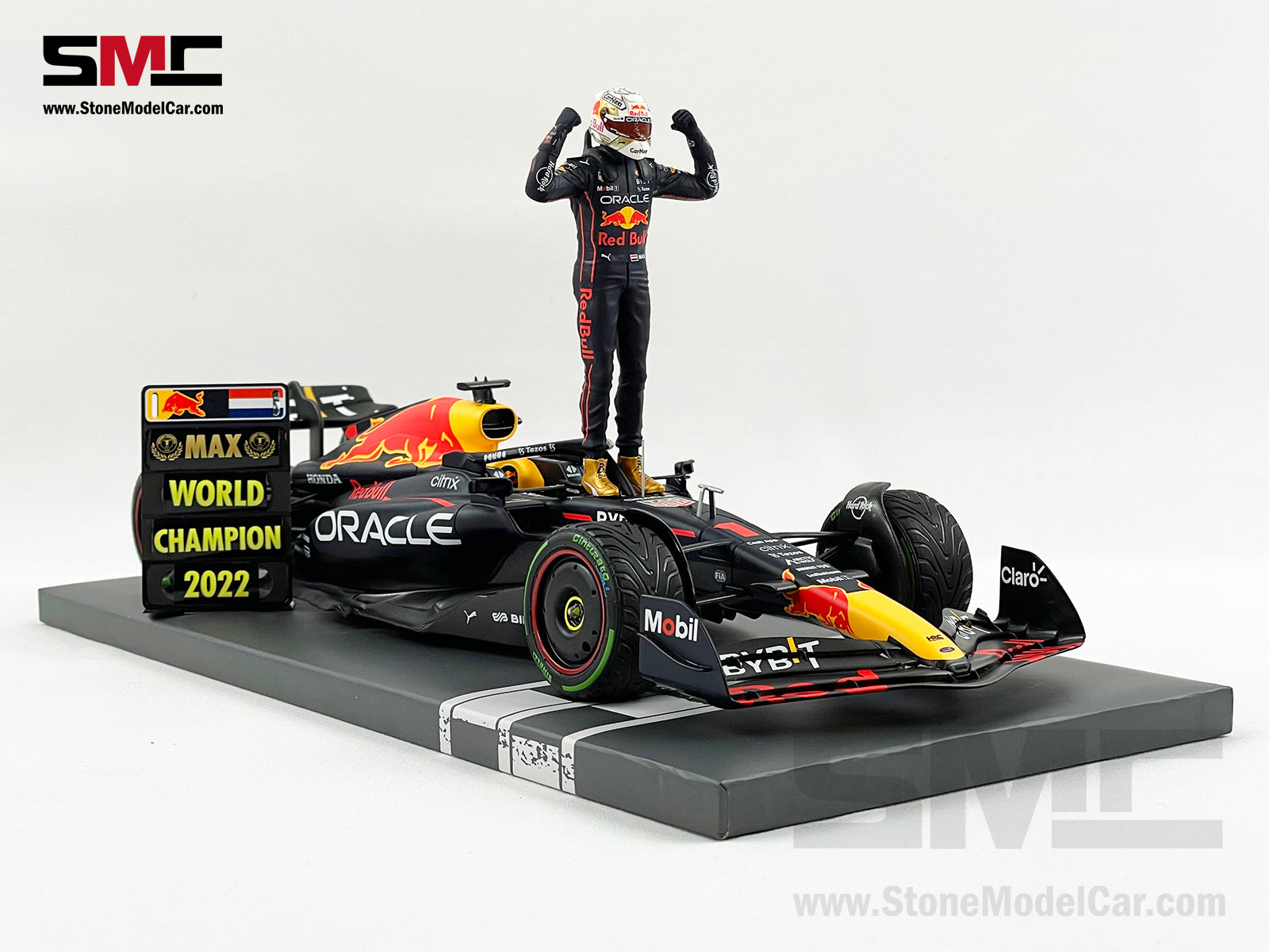 Red Bull Racing RB18 1:18- Max Verstappen Winner Dutch GP WORLD 