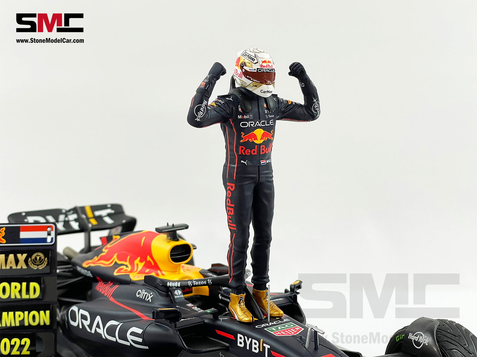 #1 Max Verstappen 2022 World Champion Red Bull F1 RB18 Japan GP 1:18  MINICHAMPS with Figure