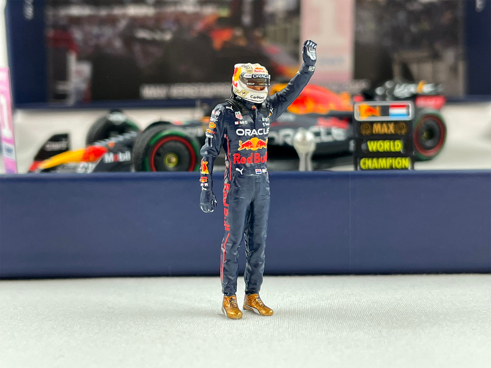 2022 F1 World Champion #1 Max Verstappen Red Bull RB18 Japan GP 1:43 Spark  with Figure