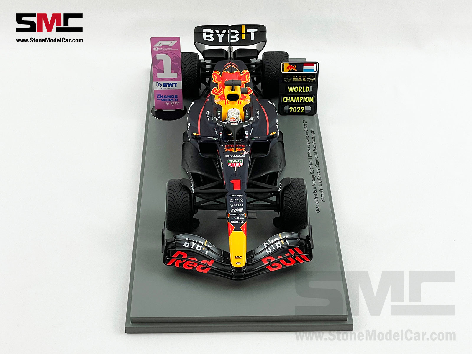 #1 Max Verstappen 2022 World Champion Red Bull F1 RB18 Japan GP 1:18 Spark  18S774