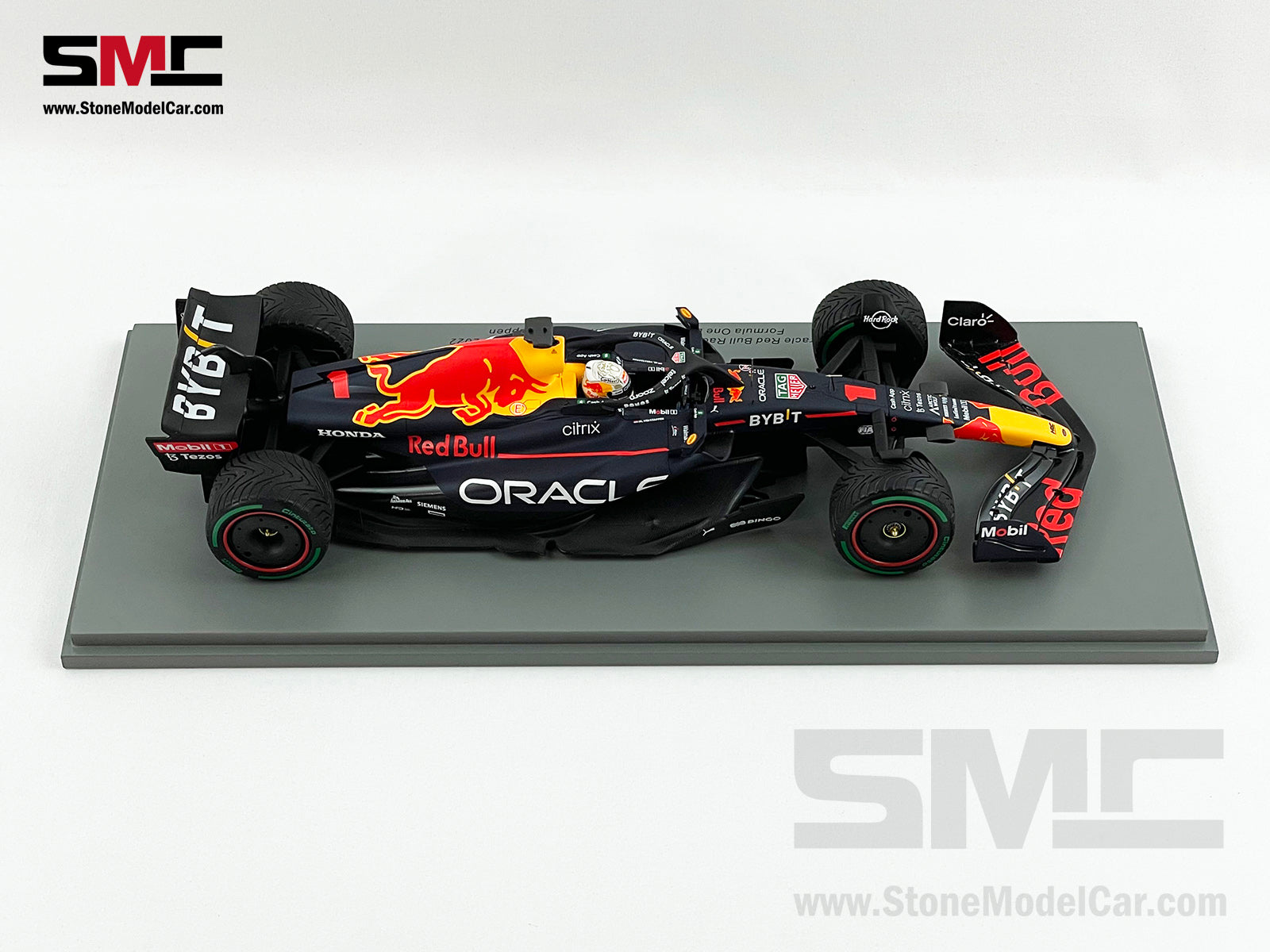 #1 Max Verstappen 2022 World Champion Red Bull F1 RB18 Japan GP 1:18 Spark  18S774