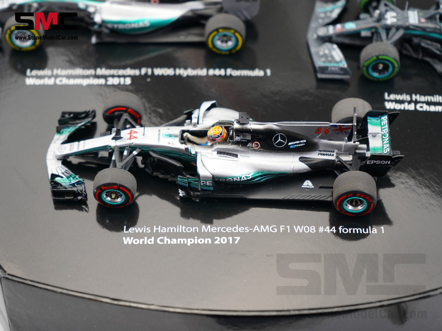 2020 7x World Champion Mercedes F1 #44 Lewis Hamilton 7-Car Set 1:43 MINICHAMPS Gift Box