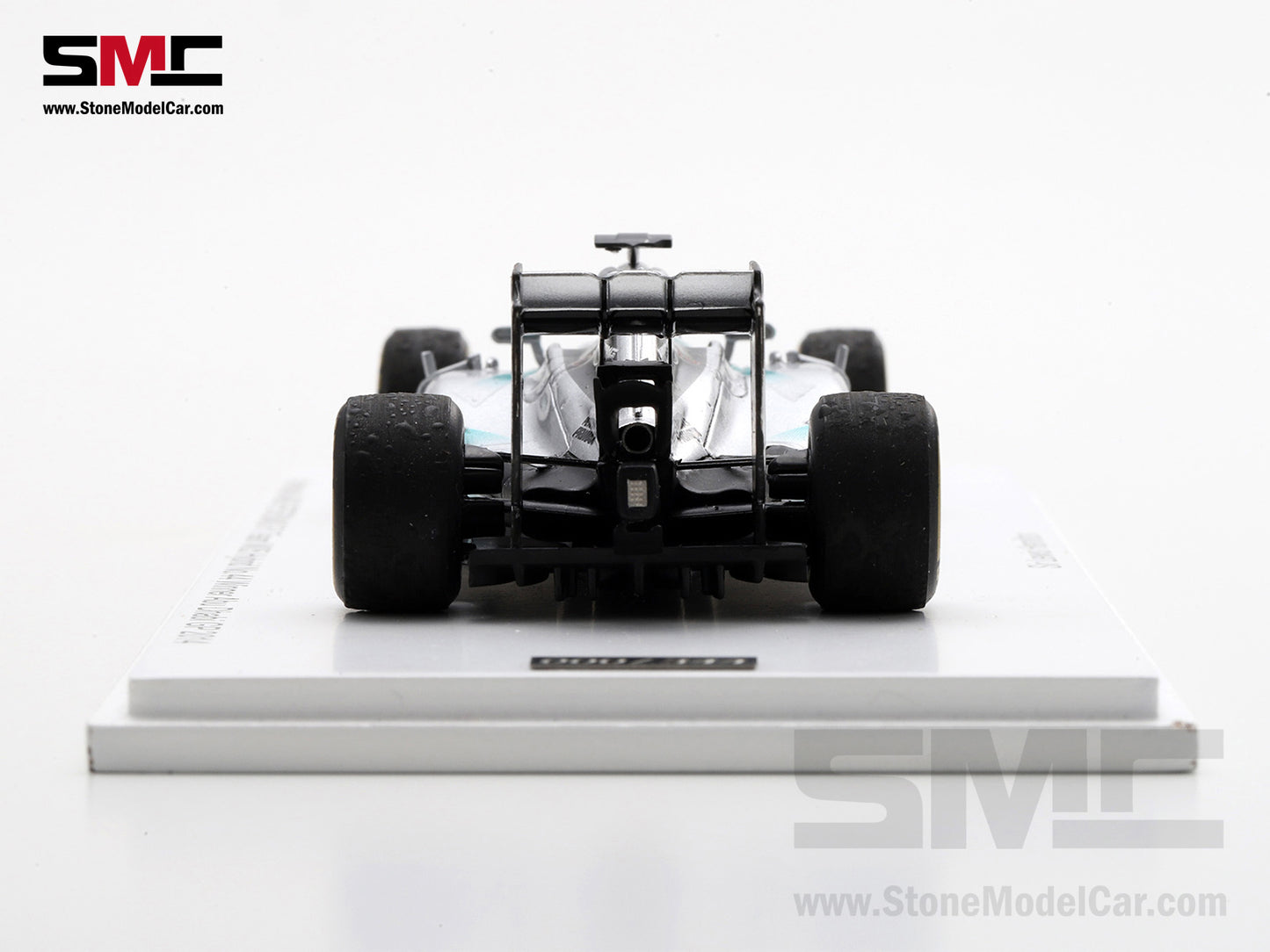 [Pre-Order] 2014 Mercedes F1 W05 #44 Lewis Hamilton Abu Dhabi GP World Champion 1:43 Spark Special Figure Edition