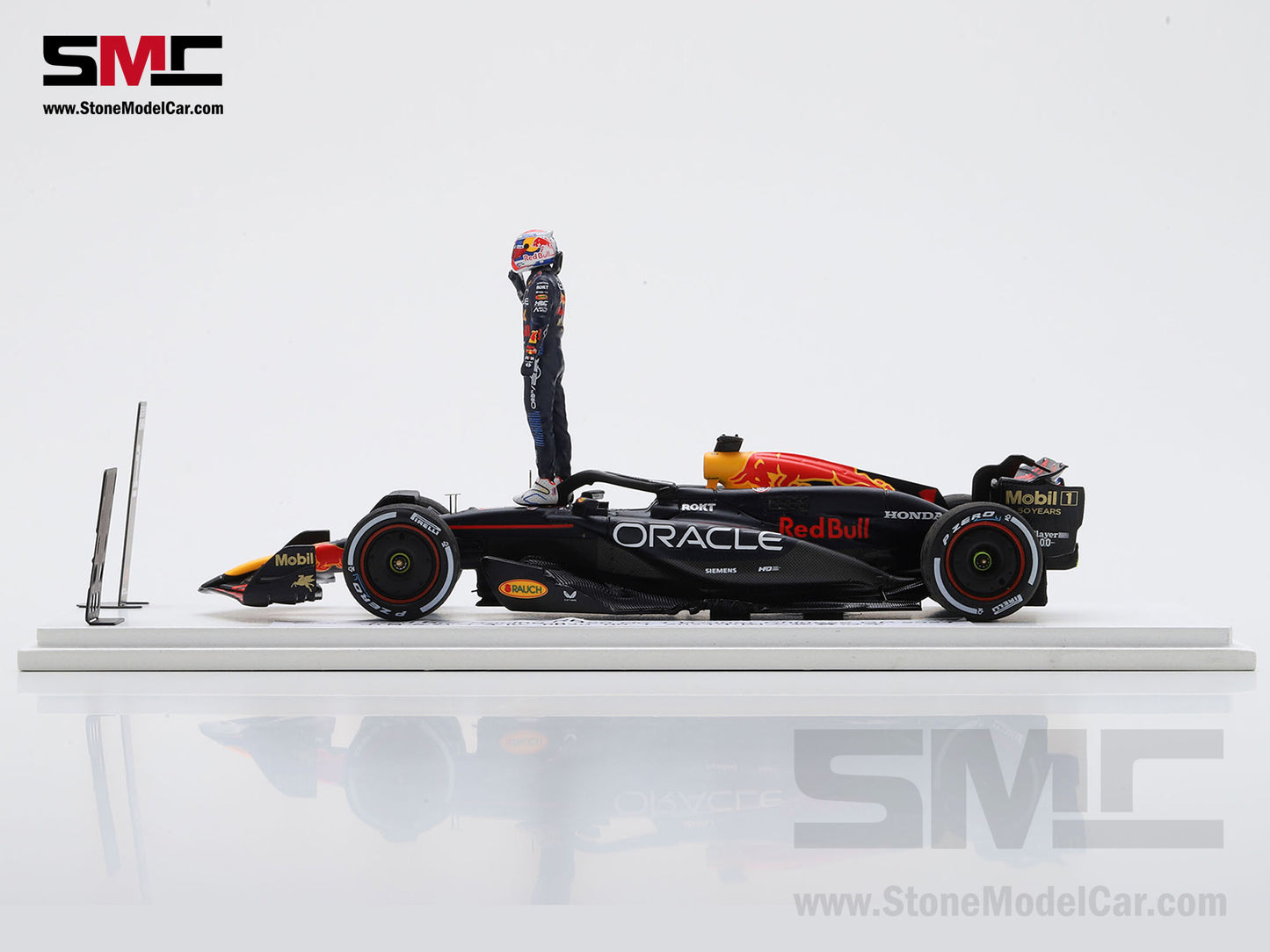 [Pre-Order] Red Bull F1 RB20 #1 Max Verstappen Chinese GP Winner 2024 World Champion 1:43 Spark Special