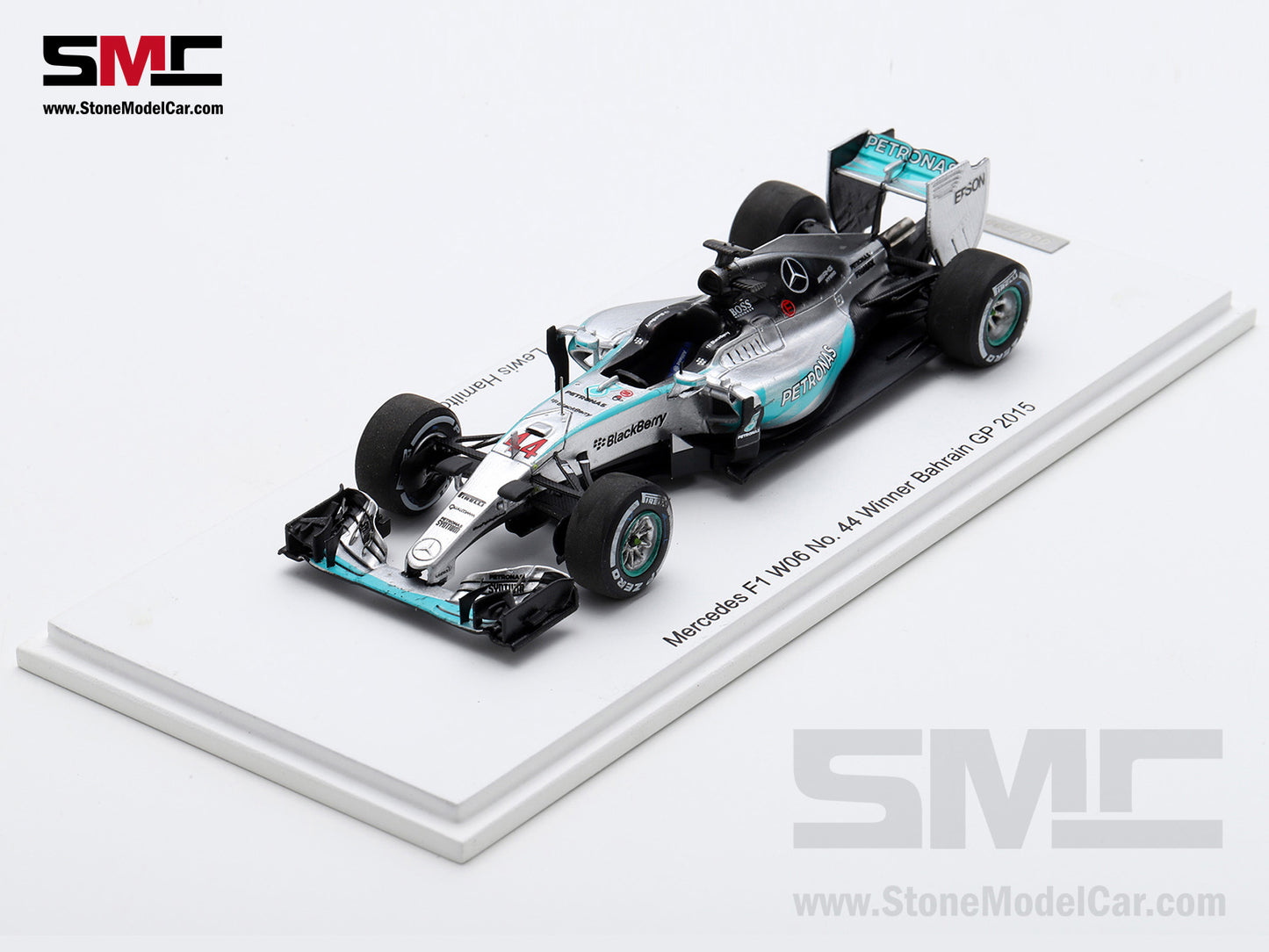 [Pre-Order] 2015 3x World Champion Mercedes F1 W06 #44 Lewis Hamilton Bahrain GP 1:43 Spark Special Figure Edition