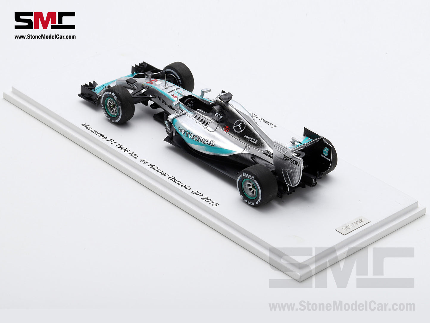 [Pre-Order] 2015 3x World Champion Mercedes F1 W06 #44 Lewis Hamilton Bahrain GP 1:43 Spark Special Figure Edition