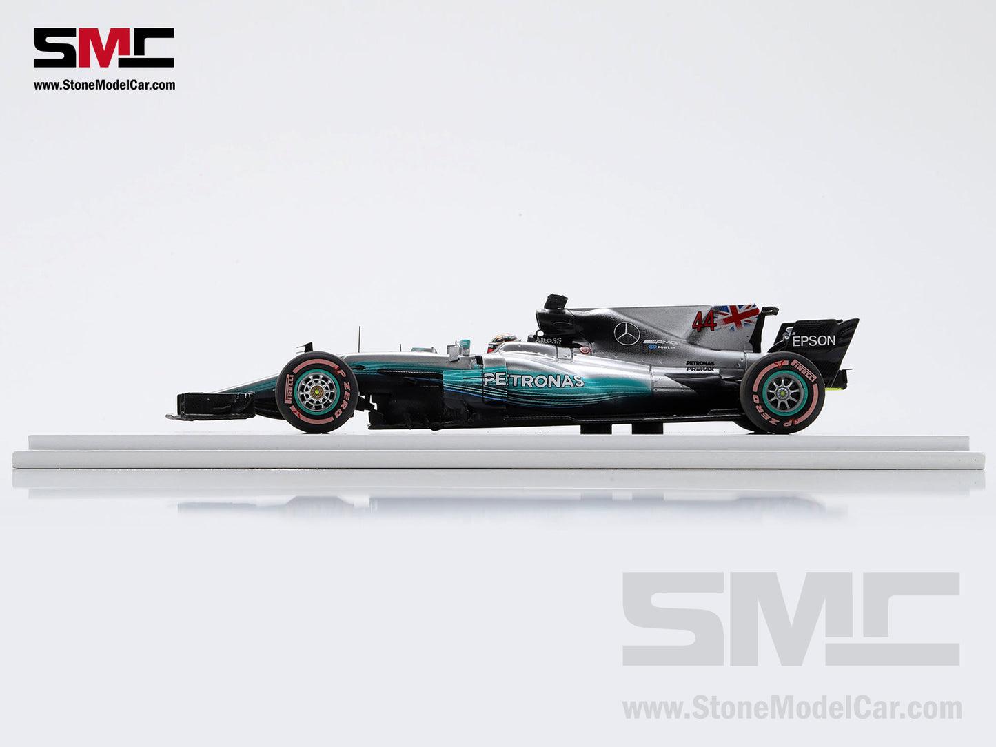 [Pre-Order] Mercedes F1 W08 #44 Lewis Hamilton US GP 2017 4x World Champion 1:43 Spark with Figure