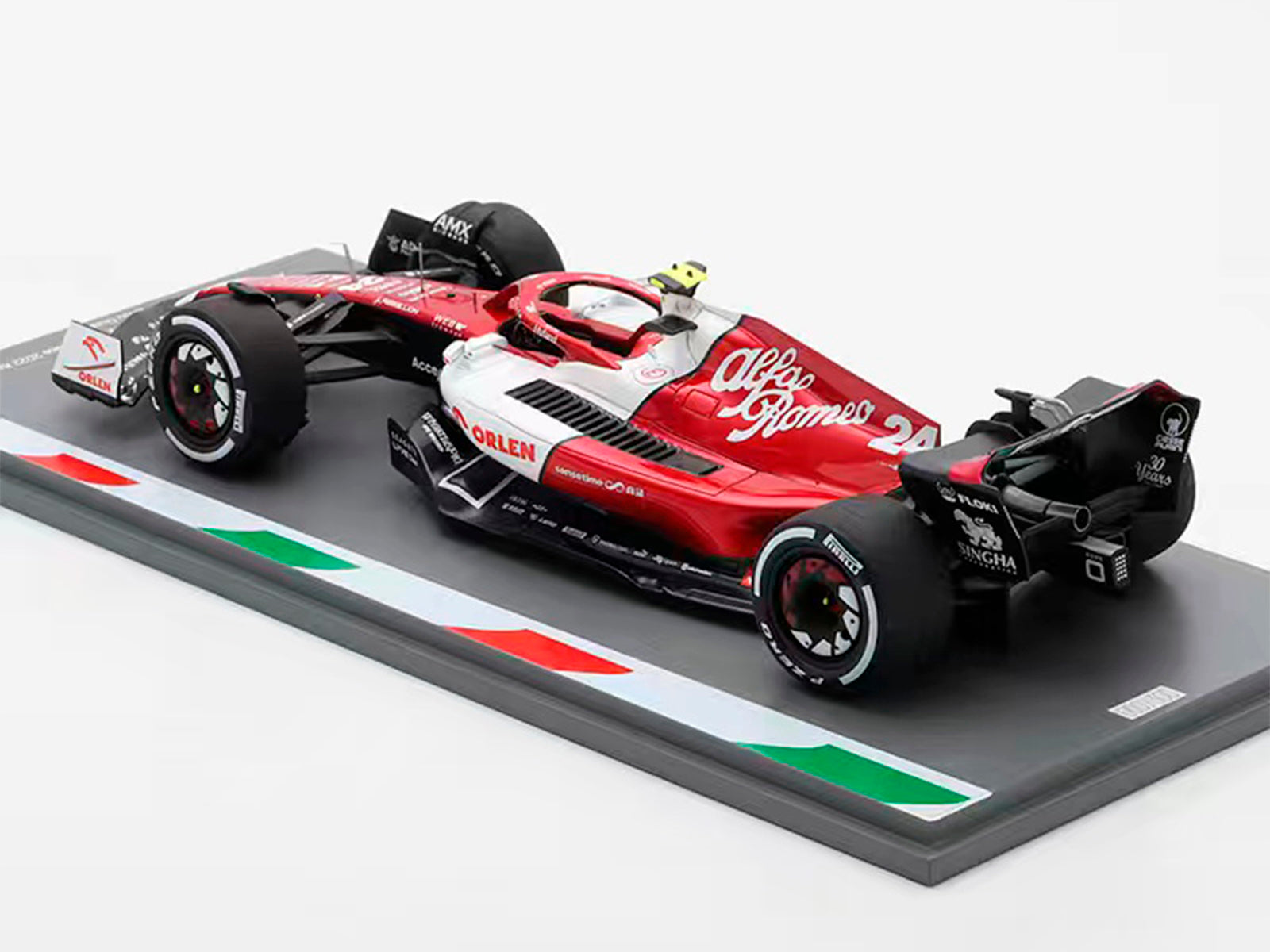 2022 Alfa Romeo Sauber F1 C42 #24 Zhou Guanyu Italy GP 10th 1:18 Spark with  Figure