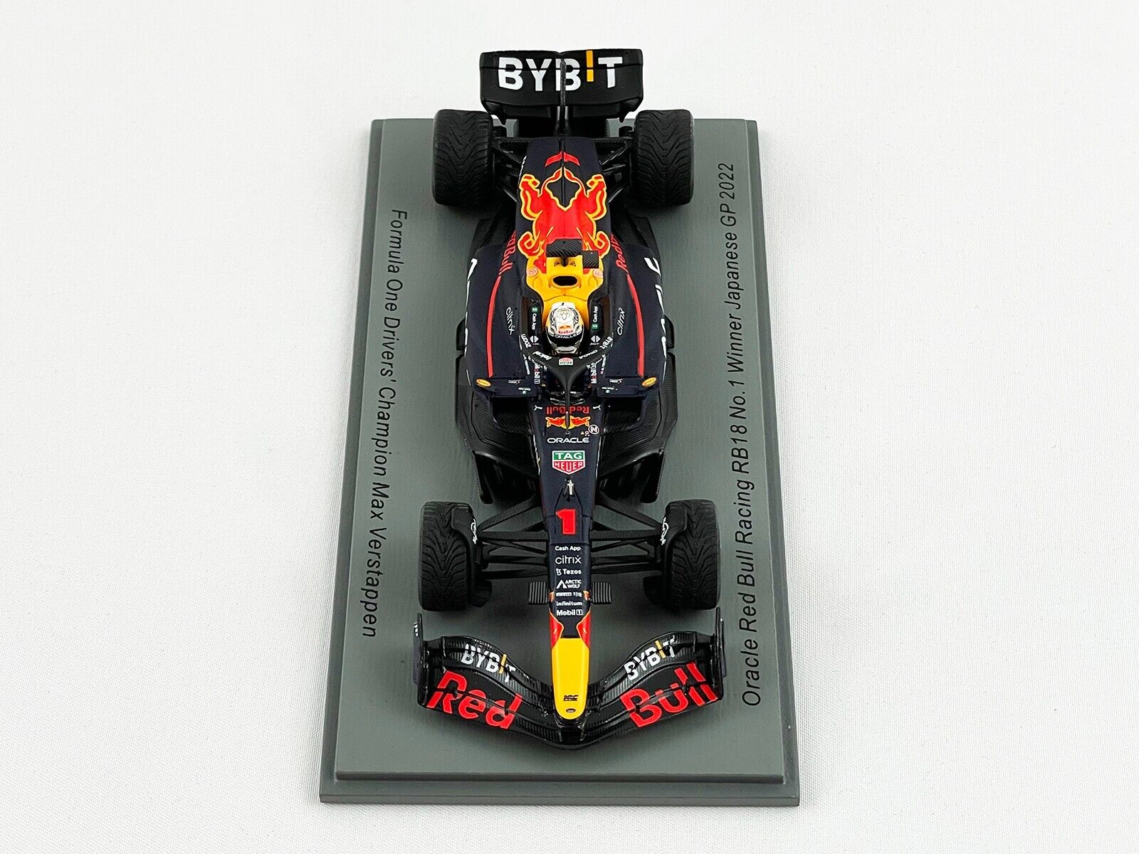 2022 World Champion #1 Max Verstappen Red Bull F1 RB18 Japan GP Winner 1:43  Spark